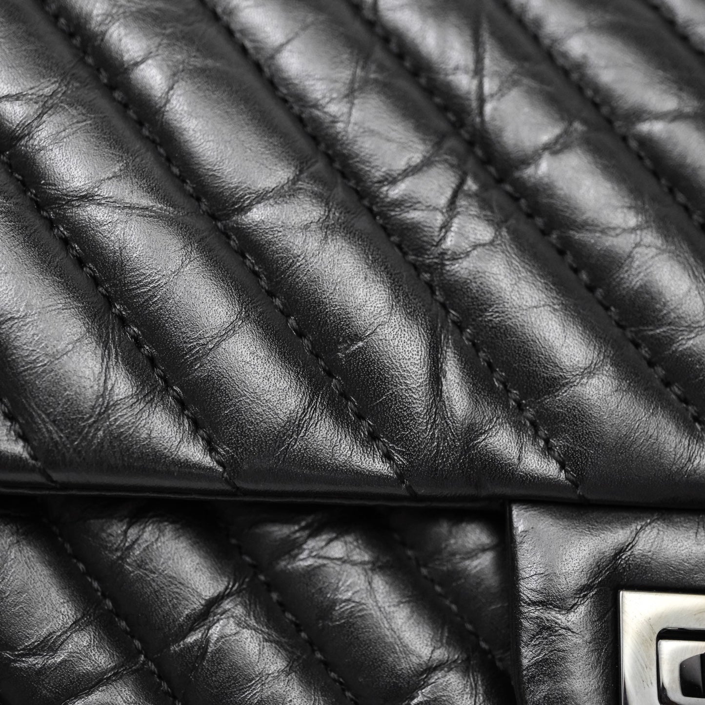 Chanel Reissue 225 Chevron Aged Calfskin So Black