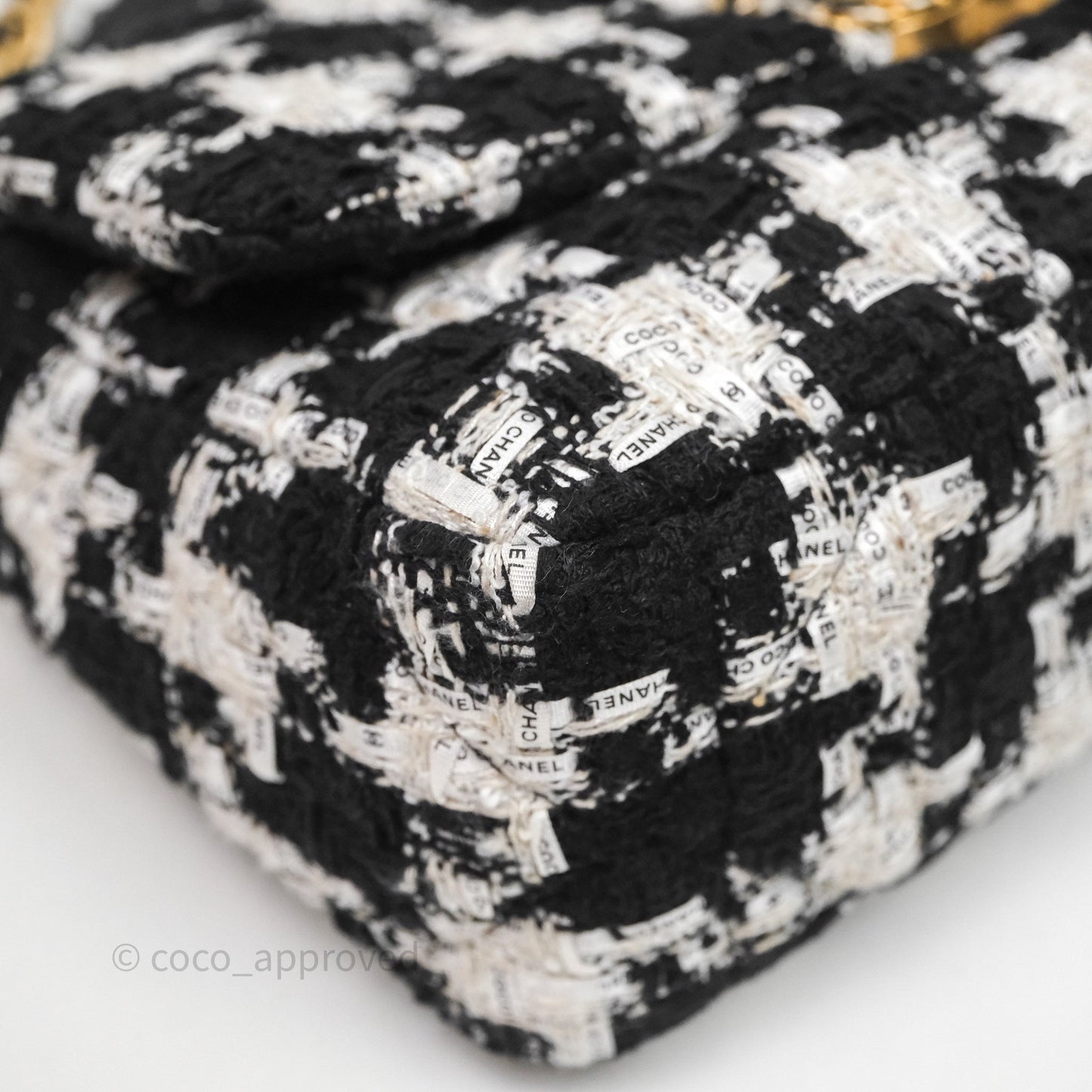 Chanel 19 Small Tweed Houndstooth Black & White Mixed Hardware