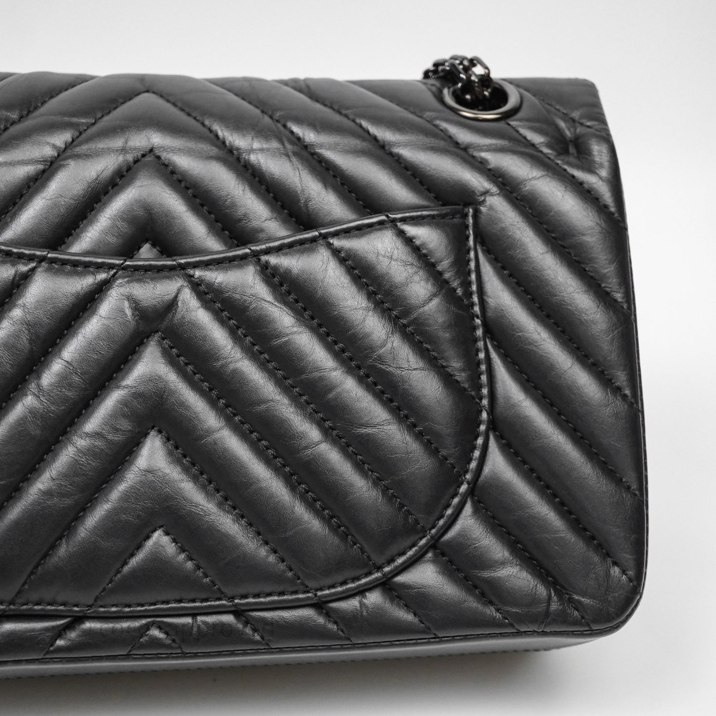 Chanel Reissue 225 Chevron Aged Calfskin So Black