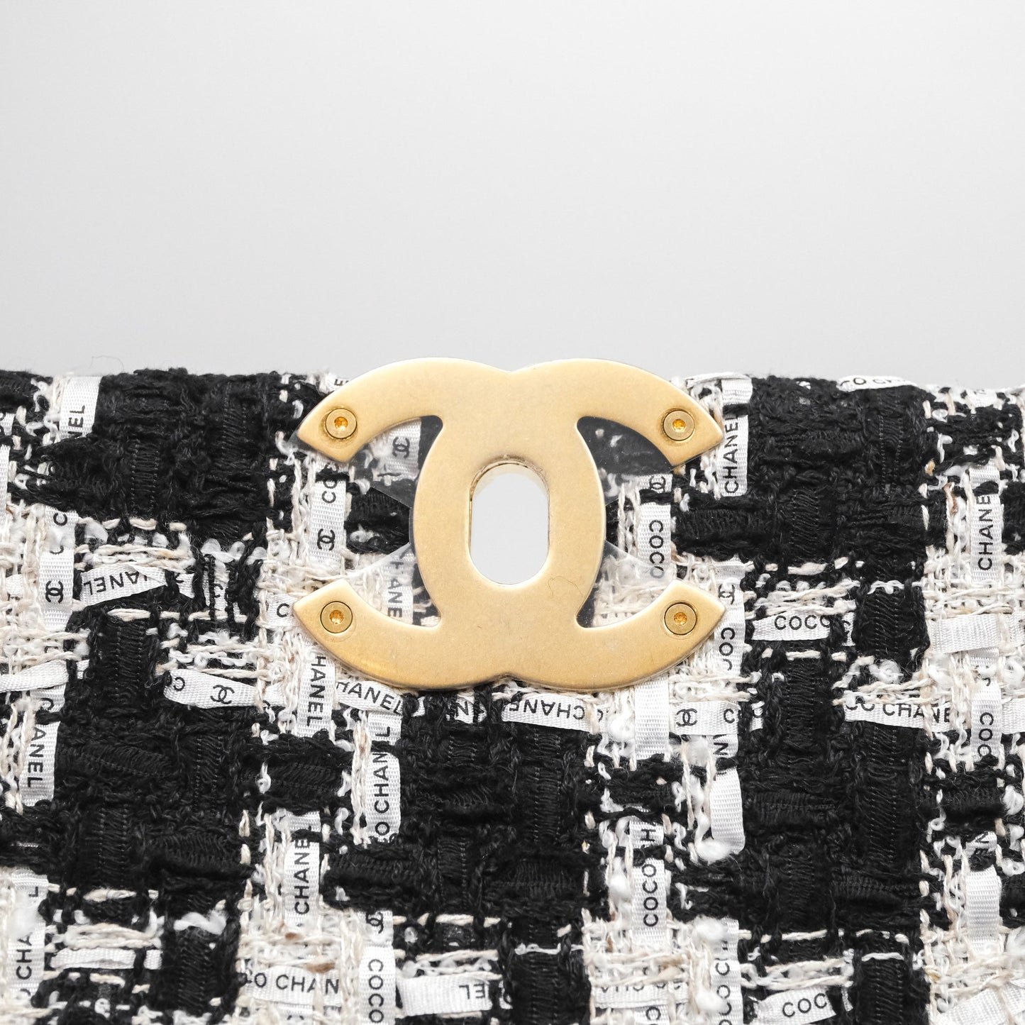 Chanel 19 Small Tweed Houndstooth Black & White Mixed Hardware