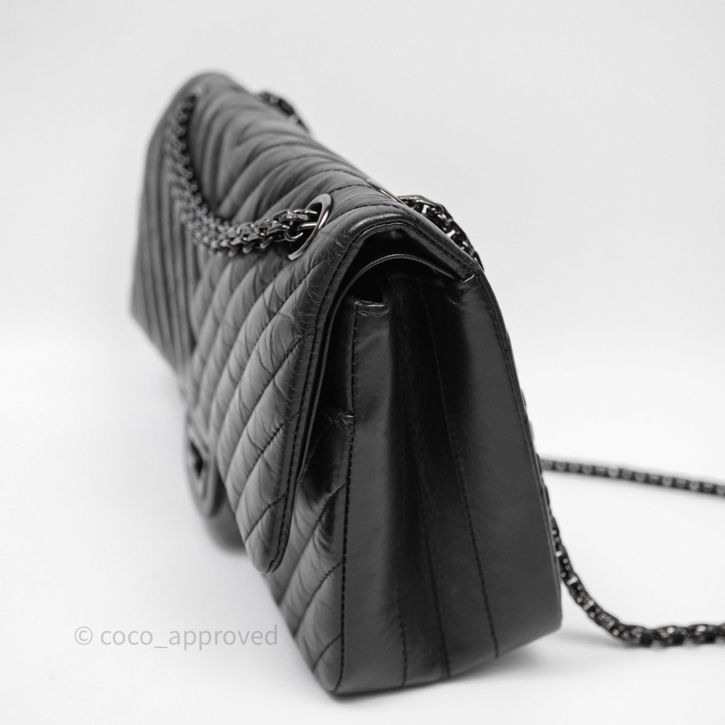 Chanel Reissue 225 Chevron Aged Calfskin So Black
