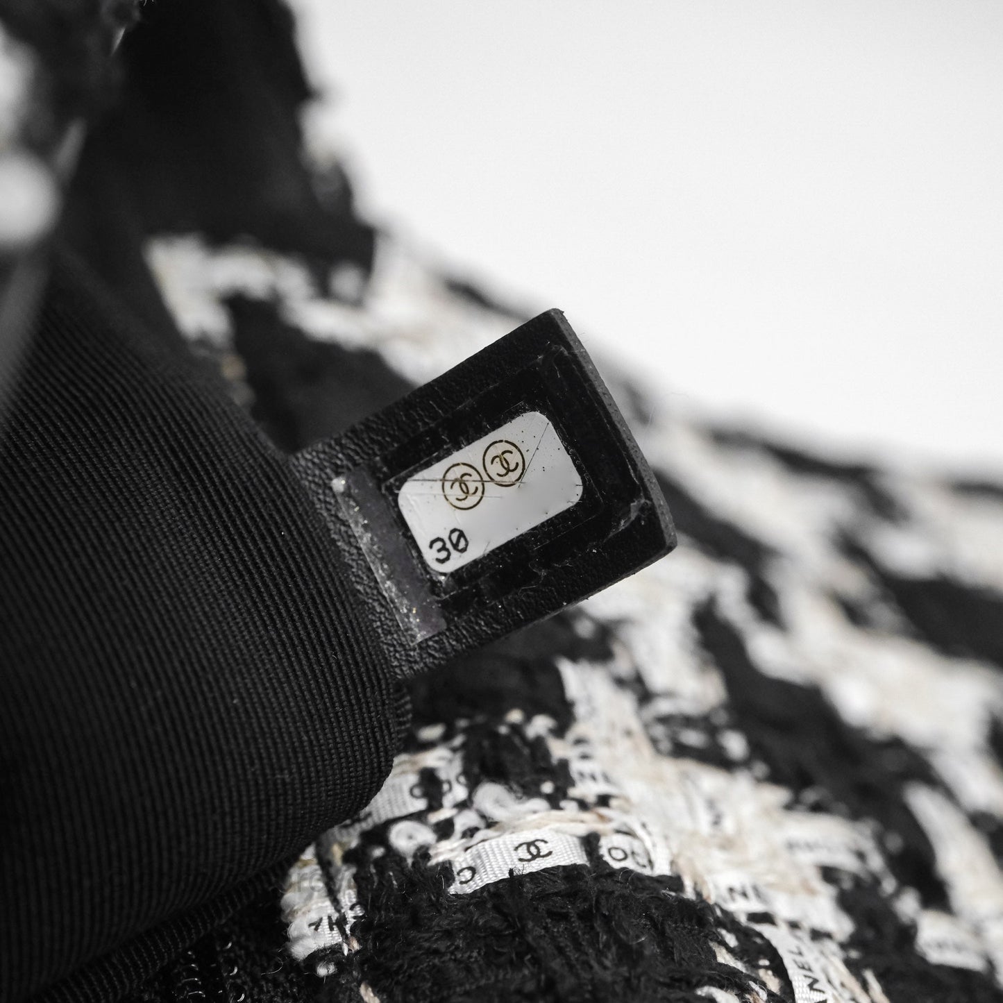 Chanel 19 Small Tweed Houndstooth Black & White Mixed Hardware