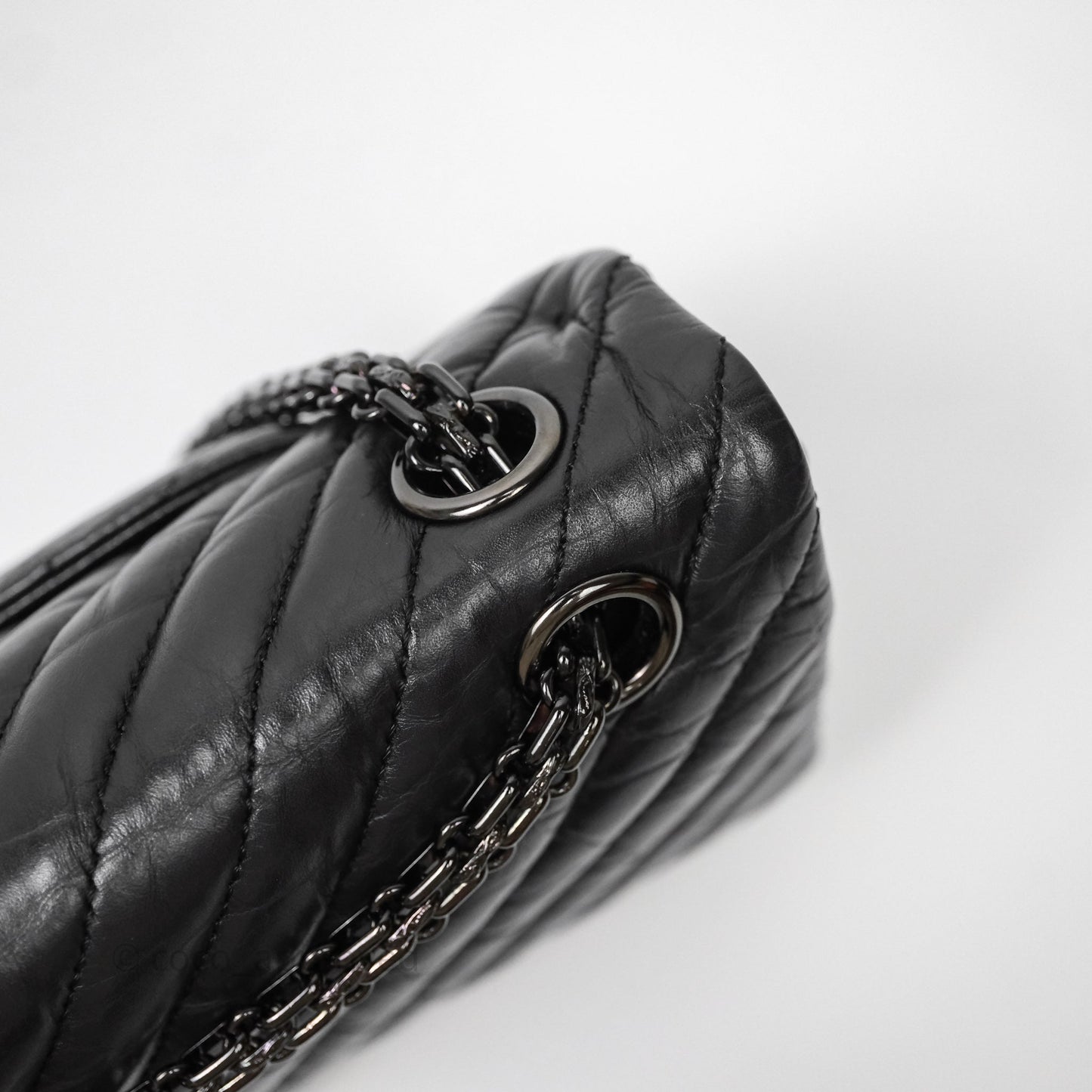 Chanel Reissue 225 Chevron Aged Calfskin So Black