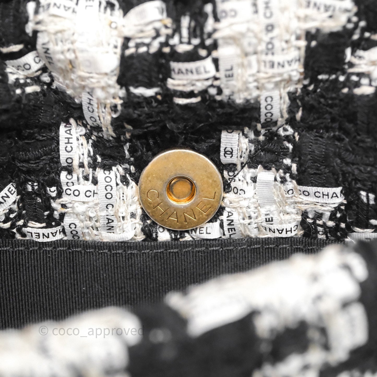 Chanel 19 Small Tweed Houndstooth Black & White Mixed Hardware