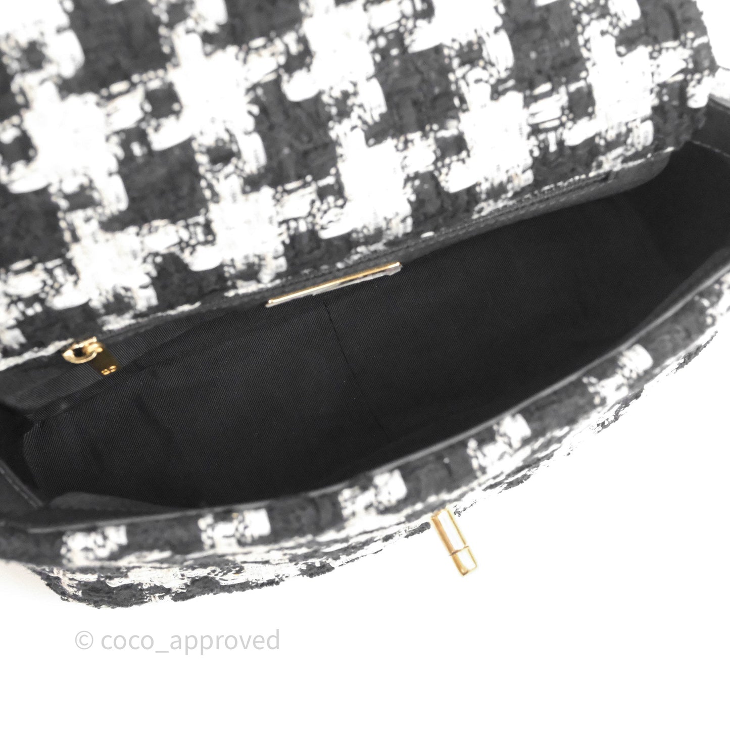 Chanel 19 Small Tweed Houndstooth Black & White Mixed Hardware