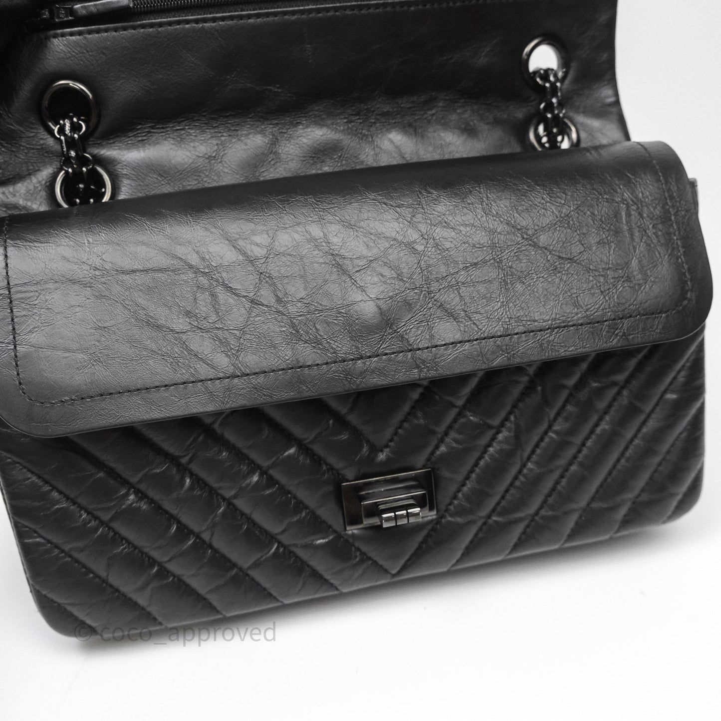 Chanel Reissue 225 Chevron Aged Calfskin So Black