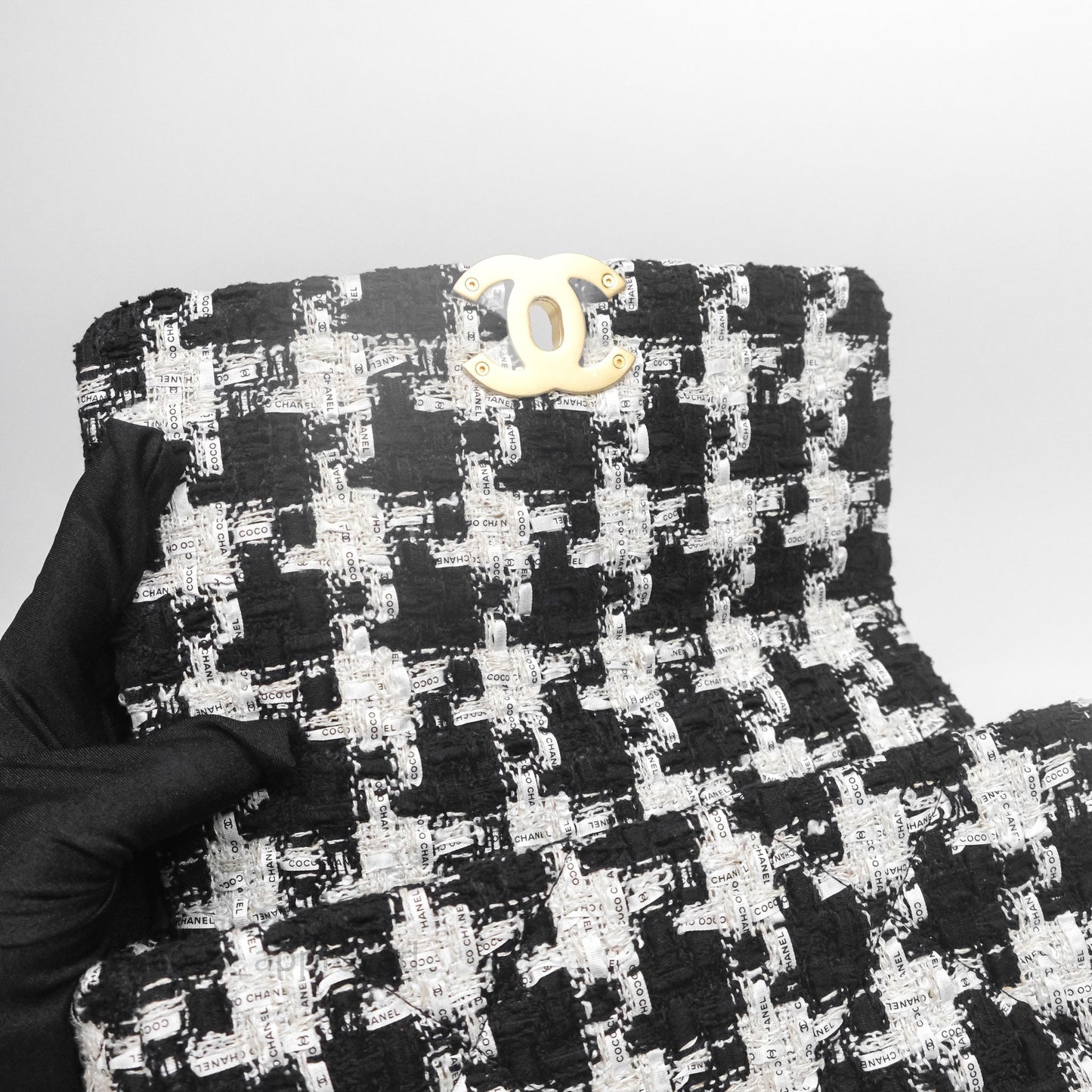 Chanel 19 Small Tweed Houndstooth Black & White Mixed Hardware