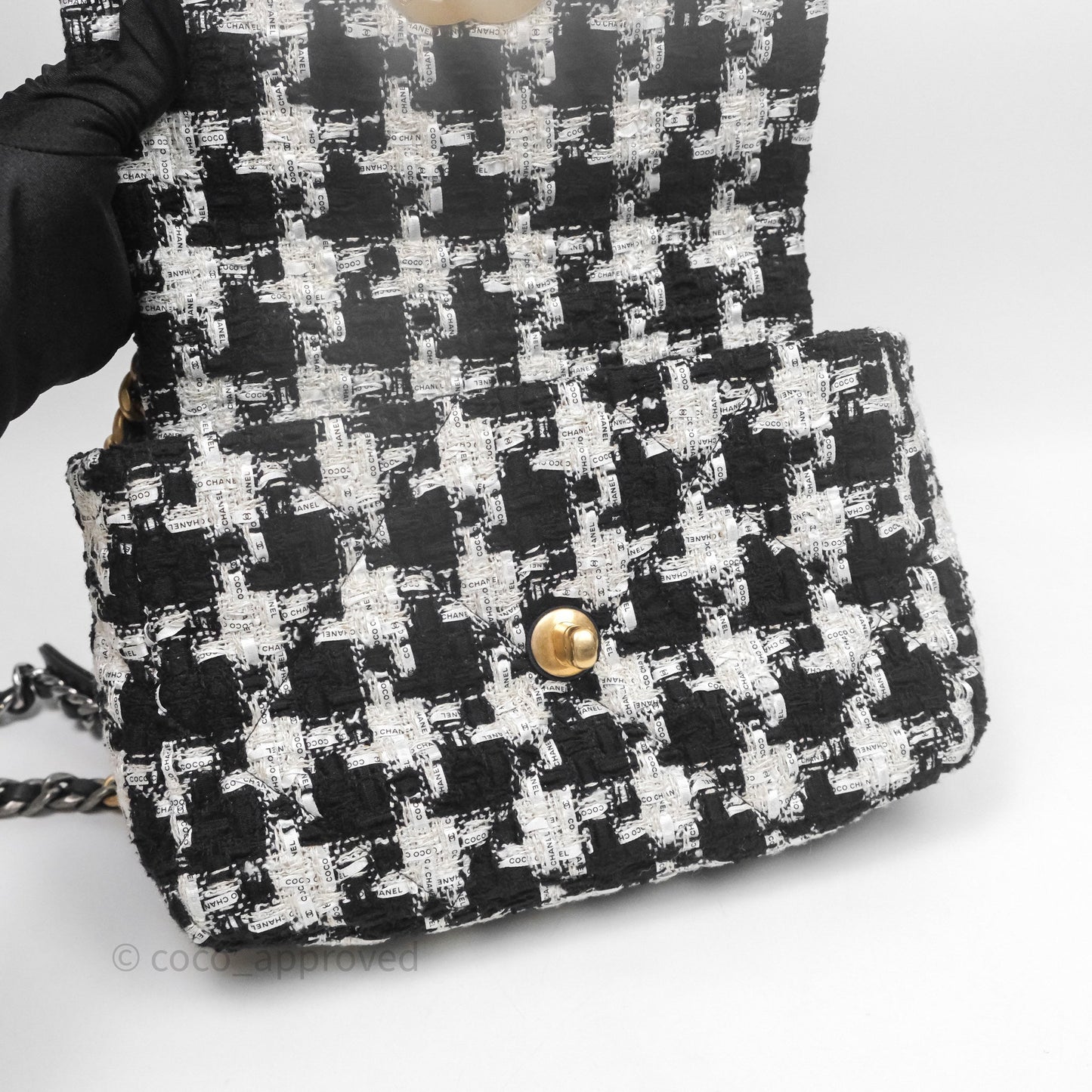 Chanel 19 Small Tweed Houndstooth Black & White Mixed Hardware