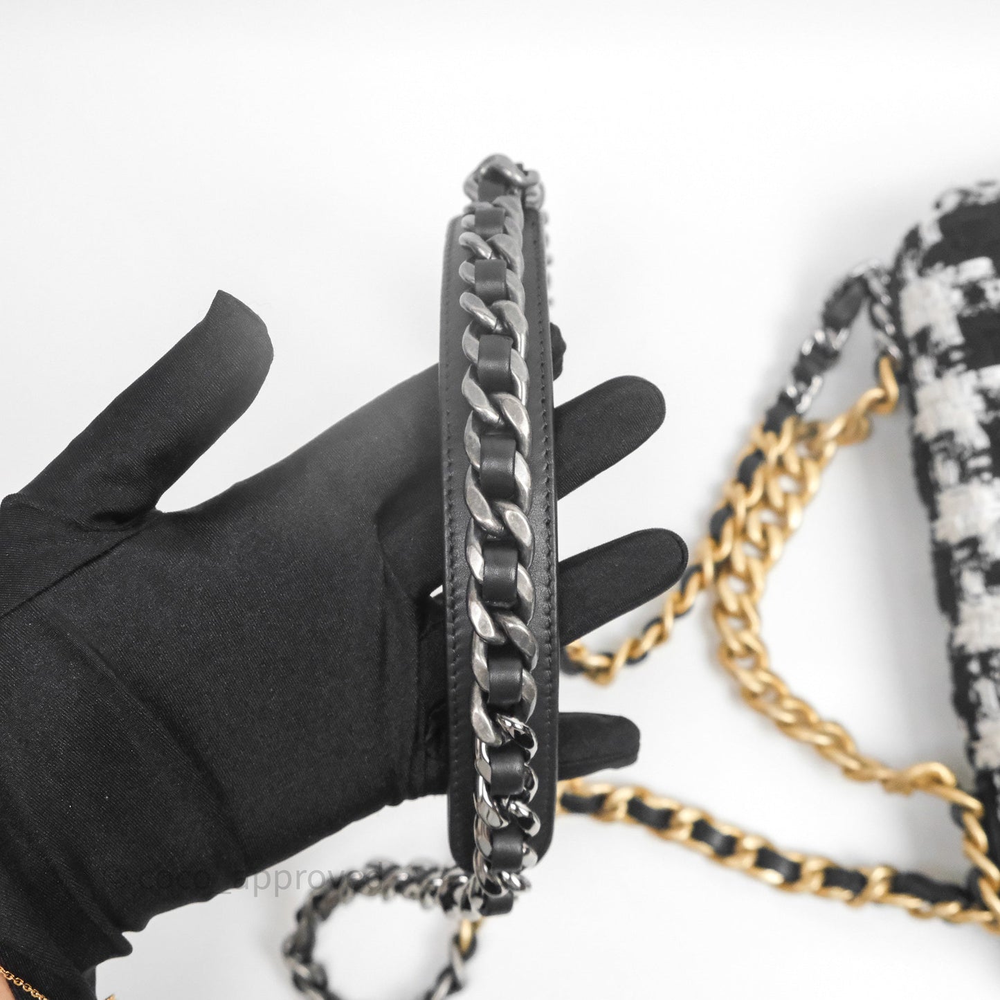 Chanel 19 Small Tweed Houndstooth Black & White Mixed Hardware