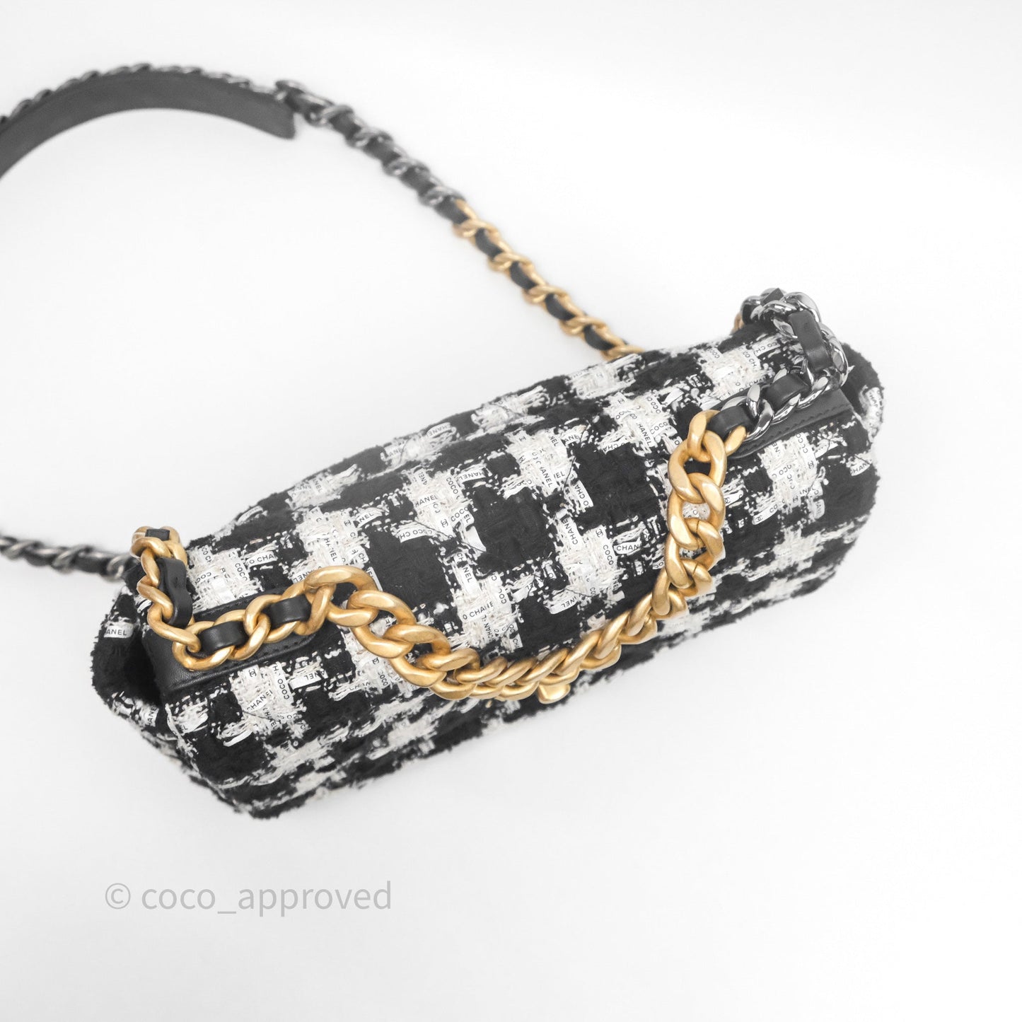 Chanel 19 Small Tweed Houndstooth Black & White Mixed Hardware