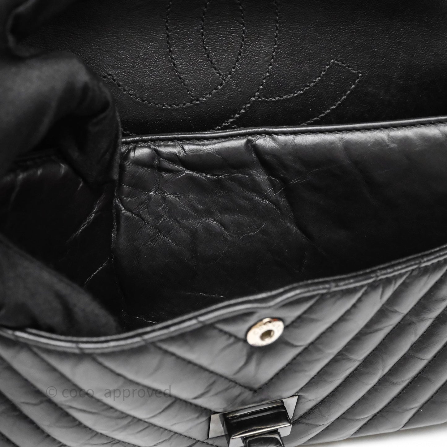 Chanel Reissue 225 Chevron Aged Calfskin So Black