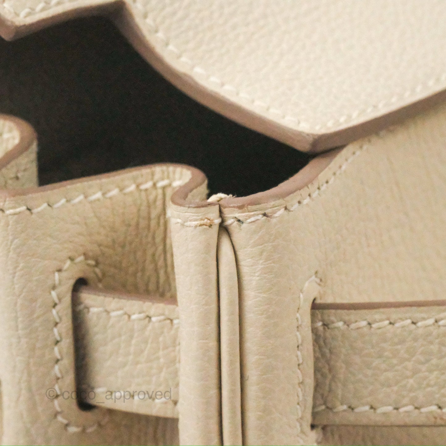 Hermès Kelly Retourne 28 Craie Togo Gold Hardware