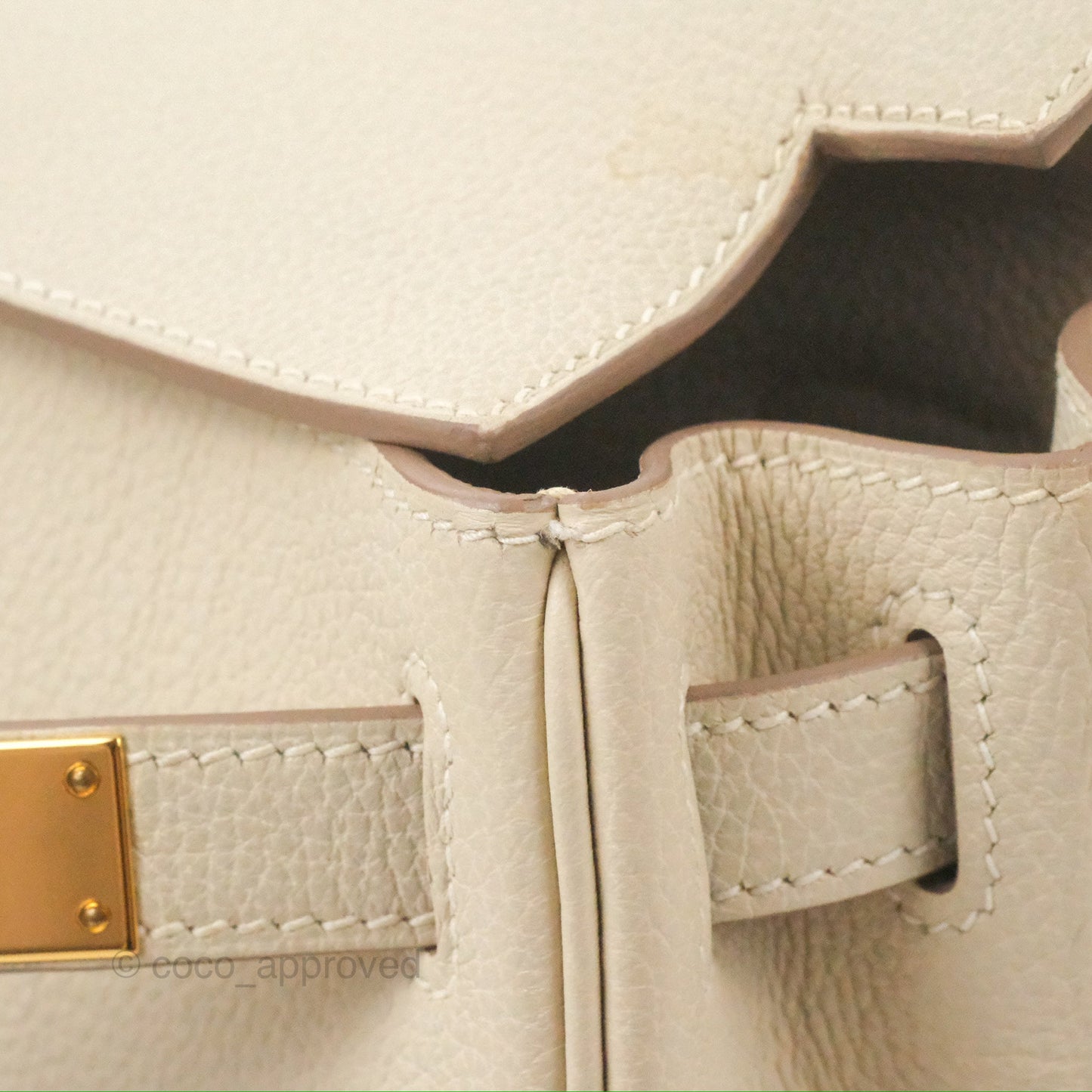 Hermès Kelly Retourne 28 Craie Togo Gold Hardware