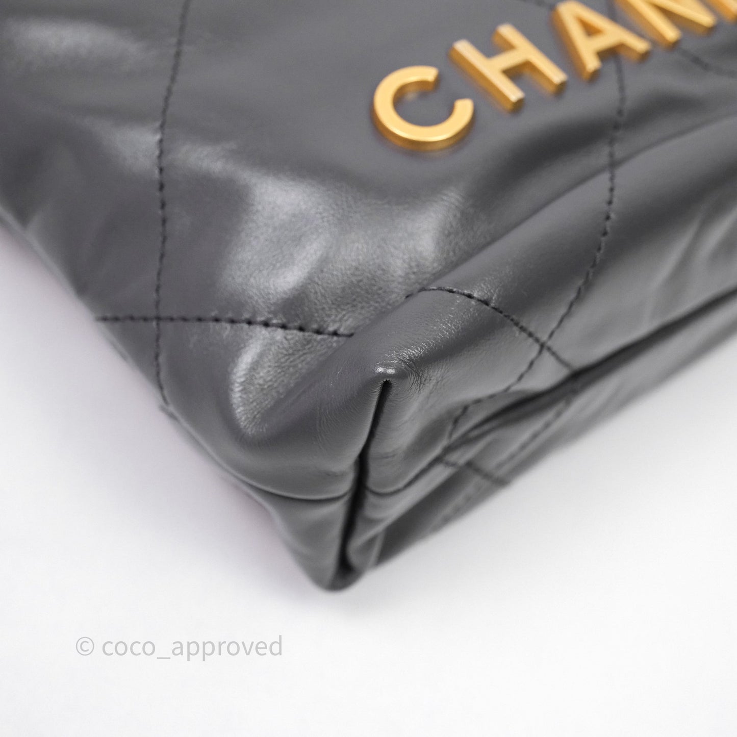 Chanel 22 Mini Bag Dark Grey Shiny Crumpled Calfskin Aged Gold Hardware