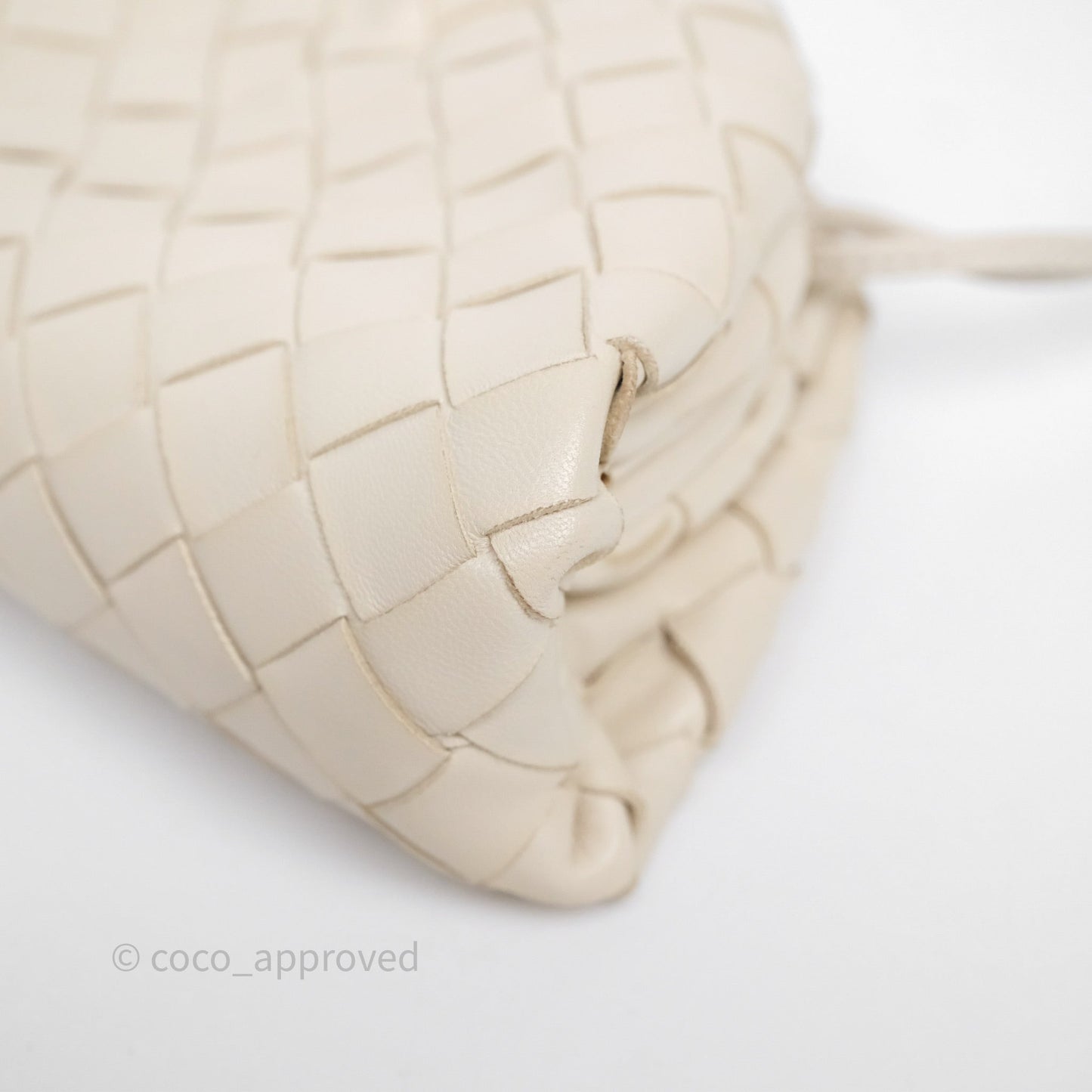 Bottega Veneta Mini Pouch Light Beige Intrecciato Lambskin