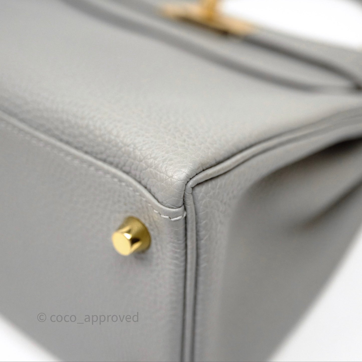 Hermès Kelly 28 Gris Mouette 4Z Togo Gold Hardware