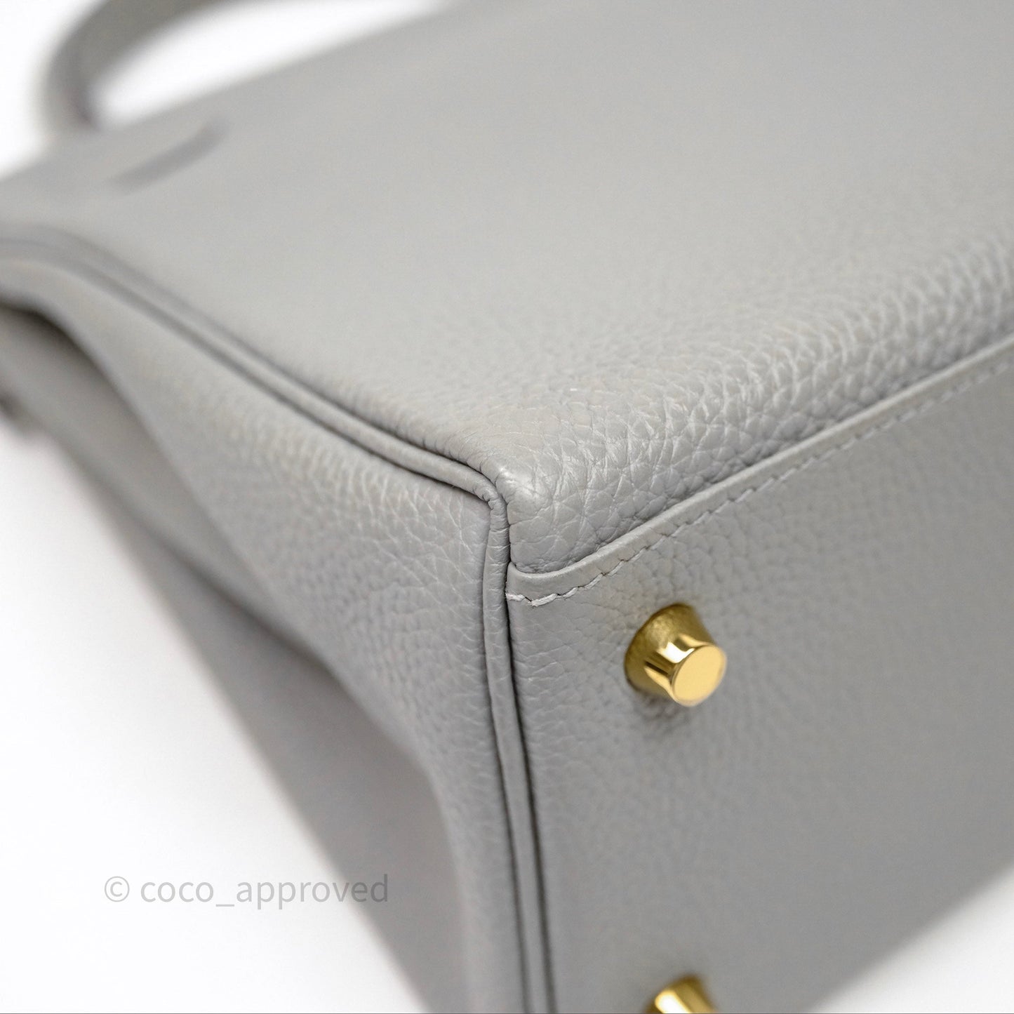 Hermès Kelly 28 Gris Mouette 4Z Togo Gold Hardware