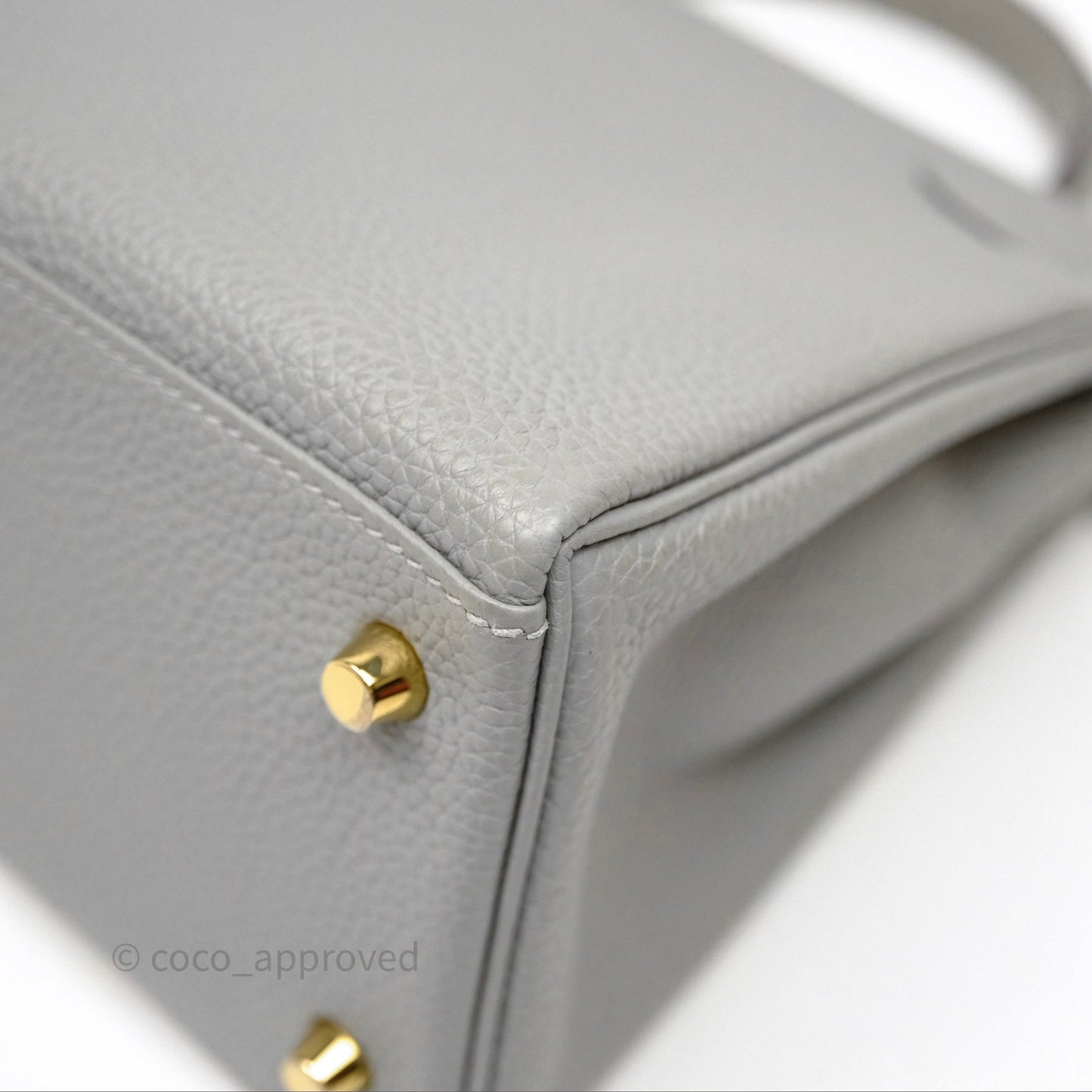Hermès Kelly 28 Gris Mouette 4Z Togo Gold Hardware