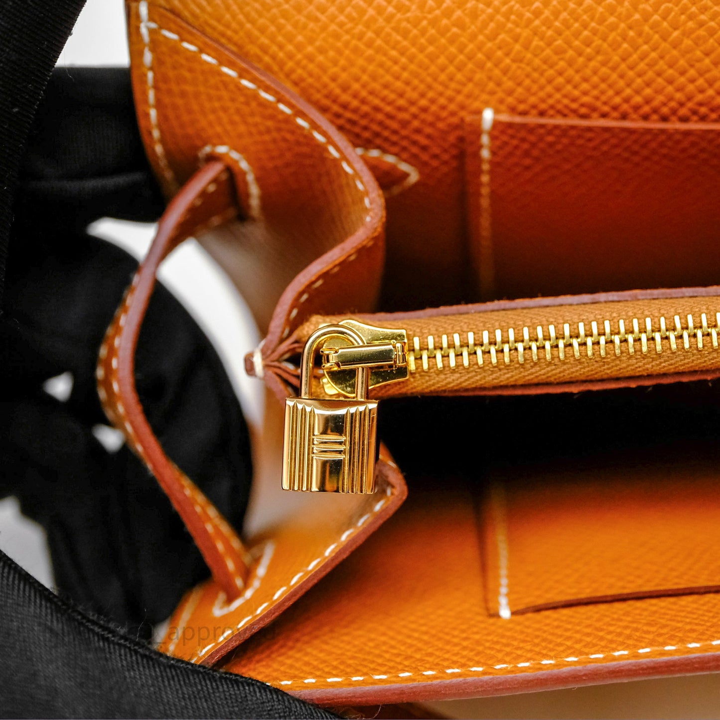 Hermès Kelly To Go Wallet Gold 37 Epsom Gold Hardware