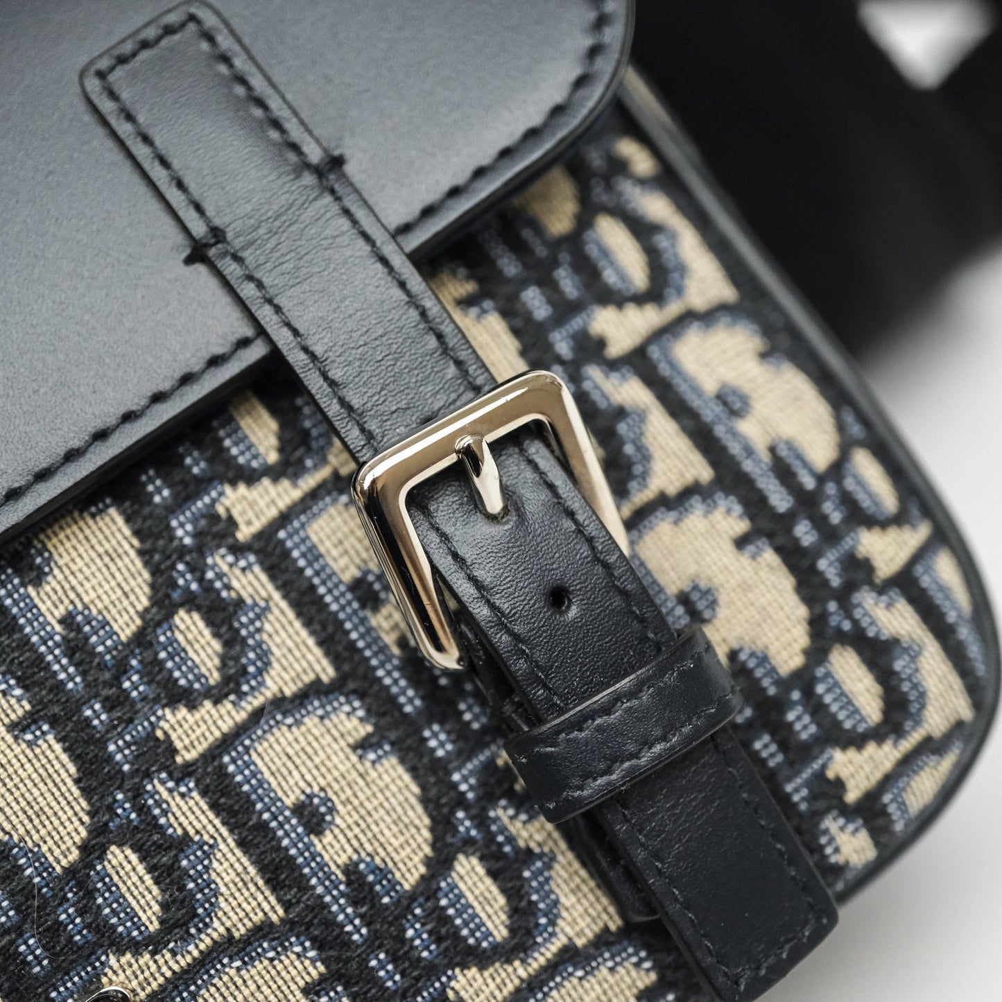 Christian Dior Messenger Bag in Blue Smooth Calfskin and Beige/ Black Dior Oblique Jacquard