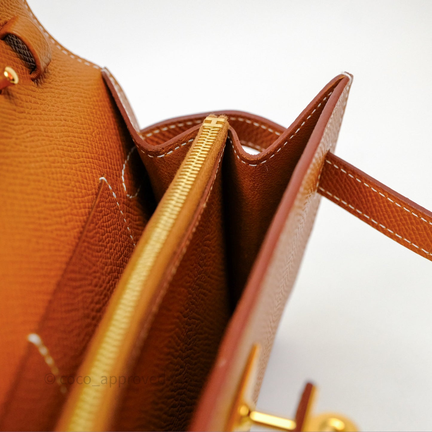Hermès Kelly To Go Wallet Gold 37 Epsom Gold Hardware