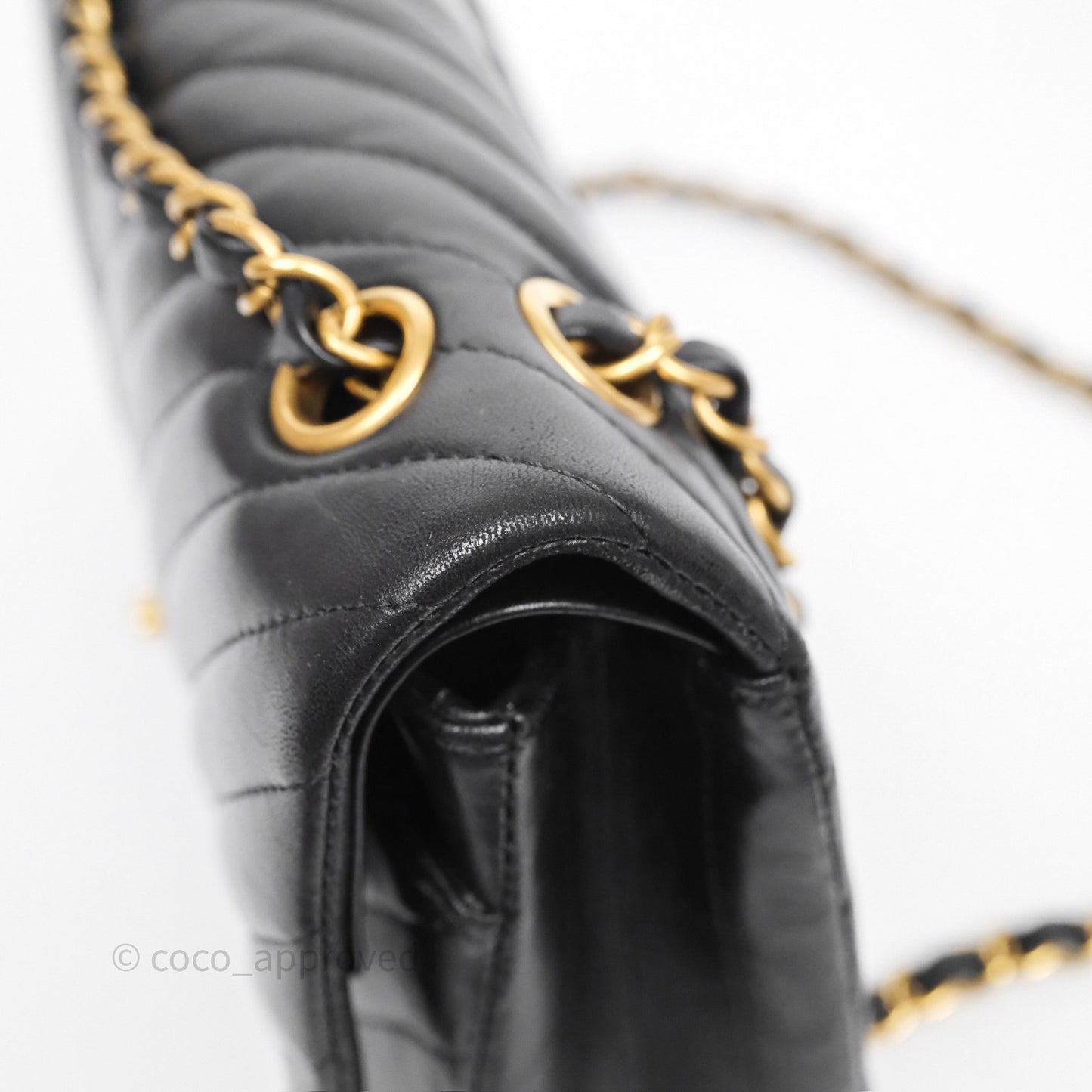 Chanel Classic Medium Flap Chevron Black Lambskin Aged Gold Hardware