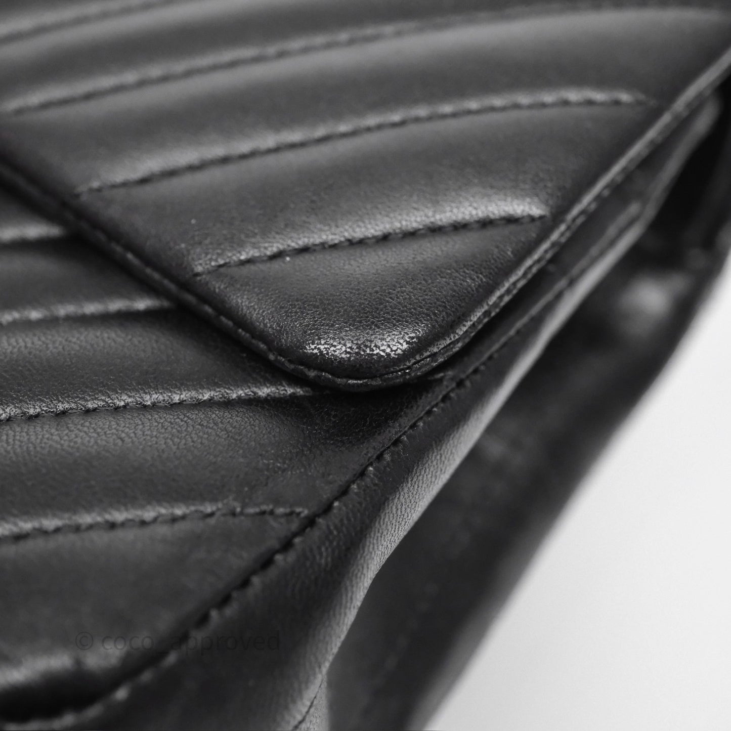 Chanel Classic Medium Flap Chevron Black Lambskin Aged Gold Hardware