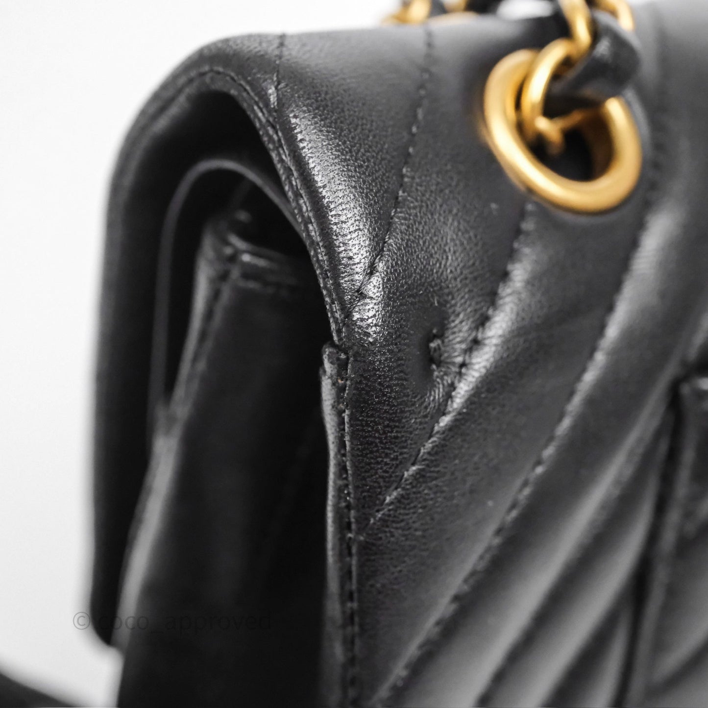 Chanel Classic Medium Flap Chevron Black Lambskin Aged Gold Hardware