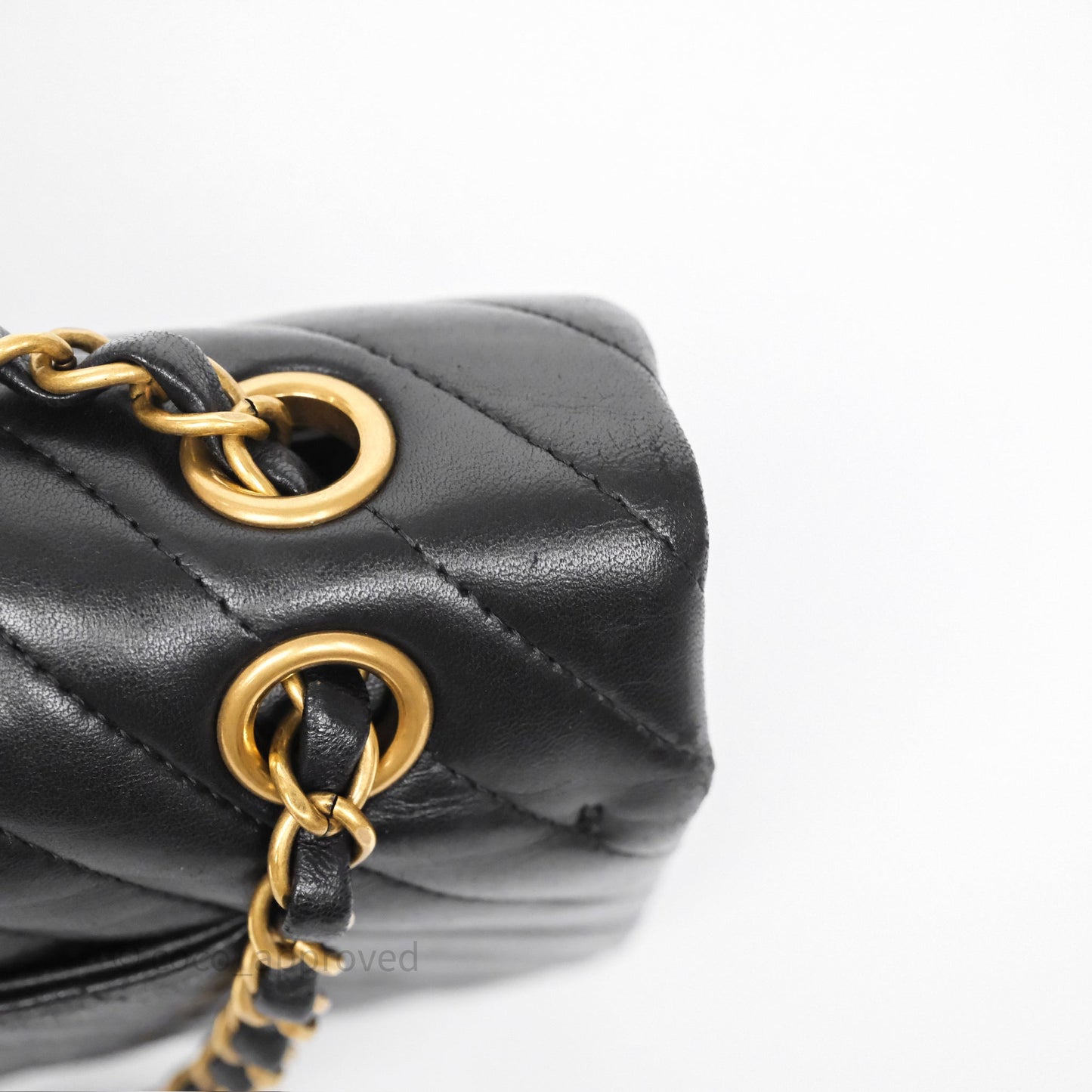 Chanel Classic Medium Flap Chevron Black Lambskin Aged Gold Hardware