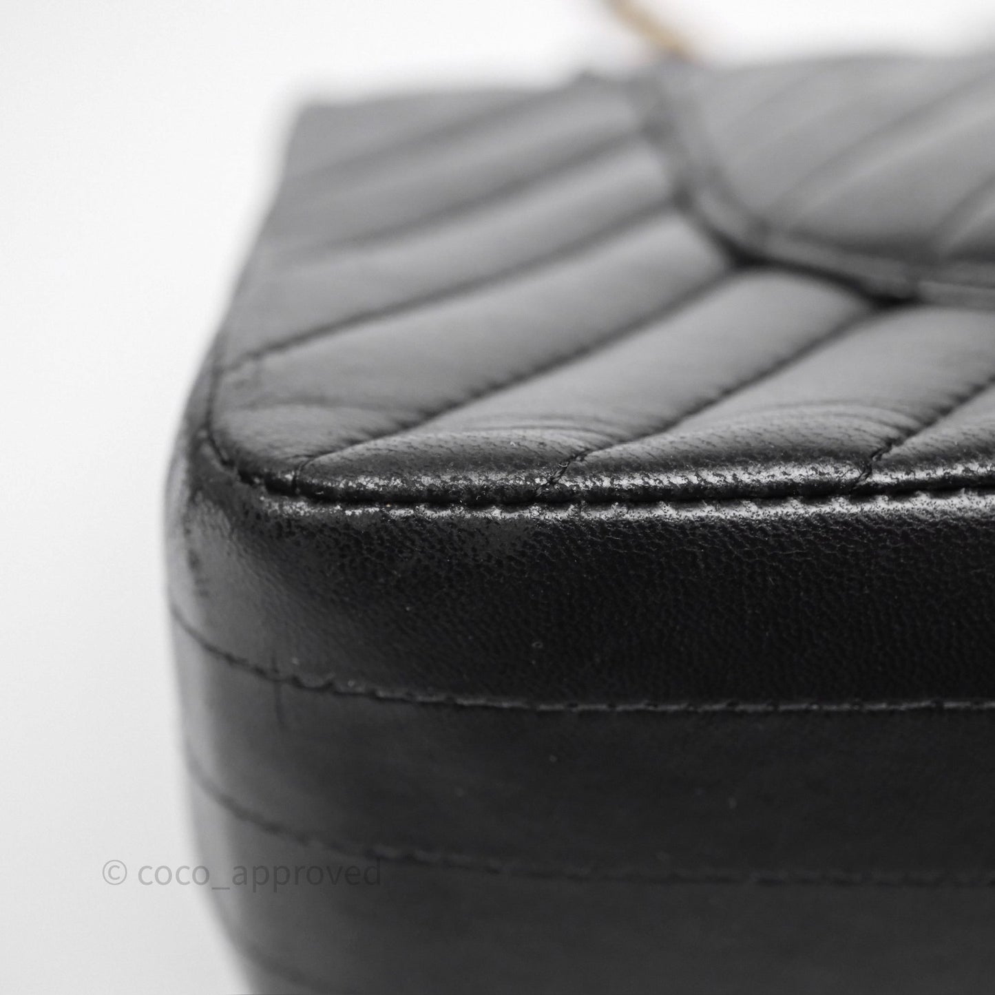 Chanel Classic Medium Flap Chevron Black Lambskin Aged Gold Hardware