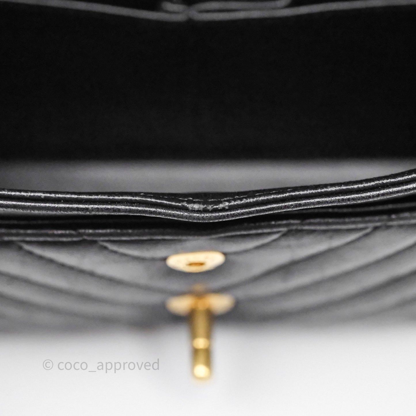 Chanel Classic Medium Flap Chevron Black Lambskin Aged Gold Hardware