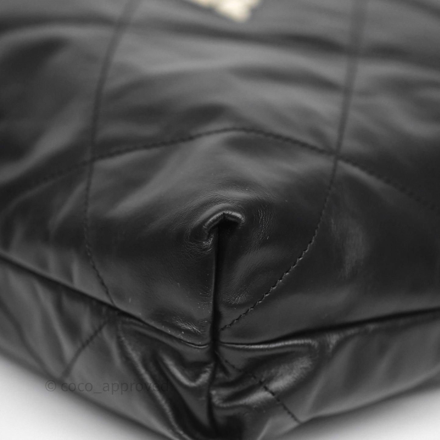 Chanel 22 Medium Black Crumpled Calfskin Aged Gold Hardware