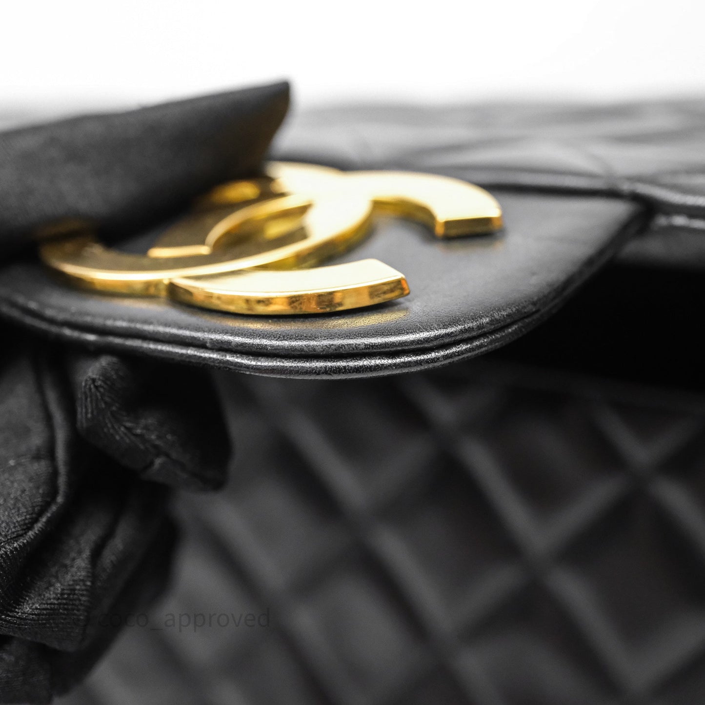 Chanel Vintage Jumbo Single Flap Black Lambskin 24K Gold Hardware