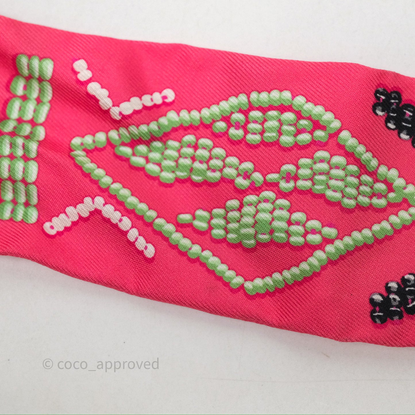 Hermès Kelly En Perles Silk Twilly
