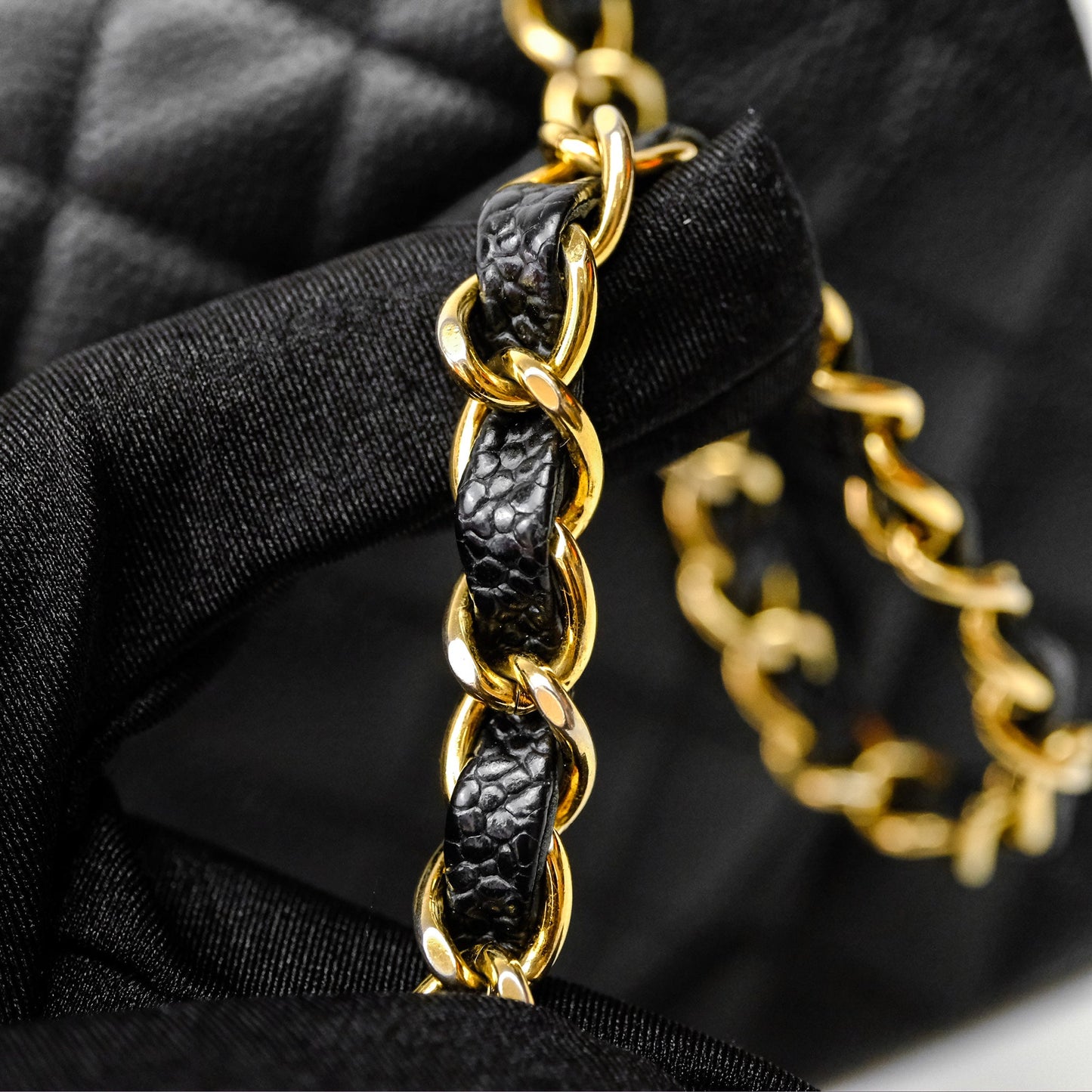 Chanel Classic M/L Medium Flap Quilted Black Caviar Gold Hardware