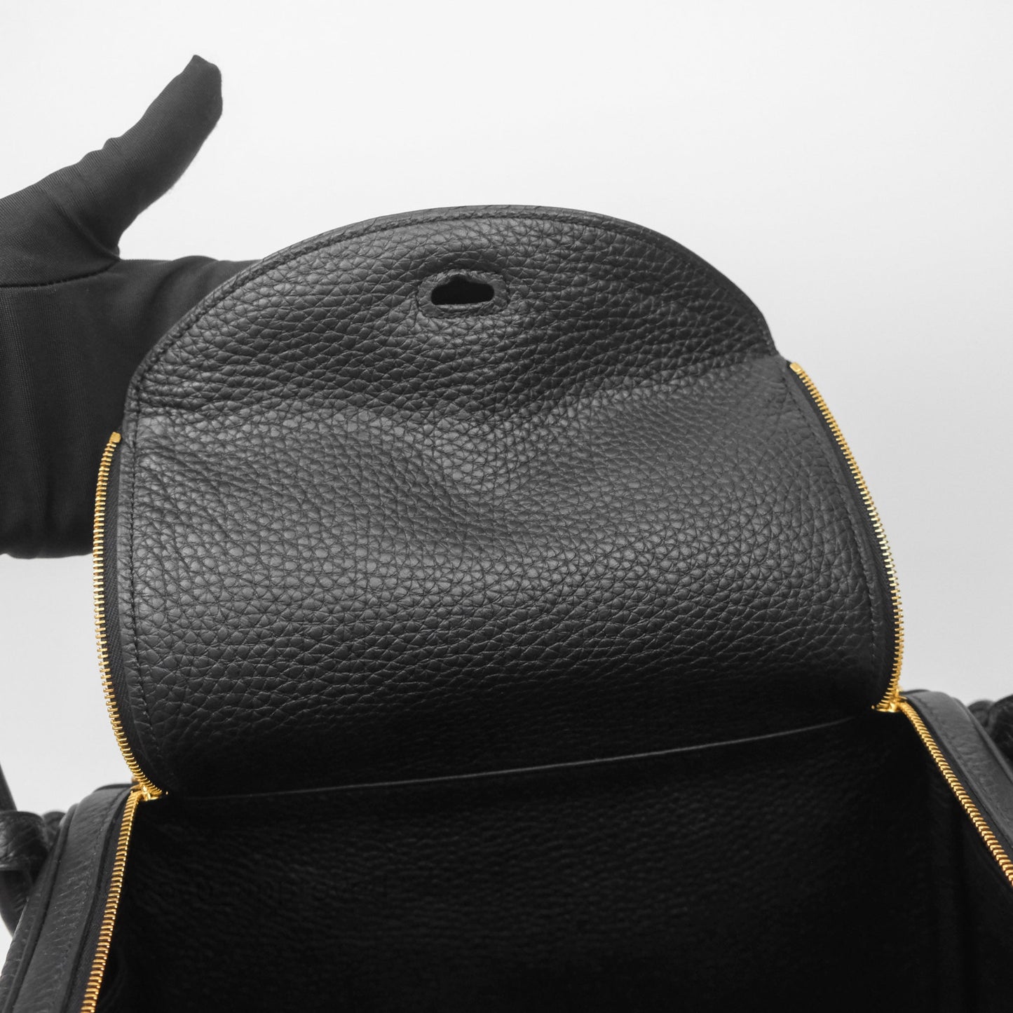 Hermès Lindy 26 Black Taurillon Clemence Gold Hardware