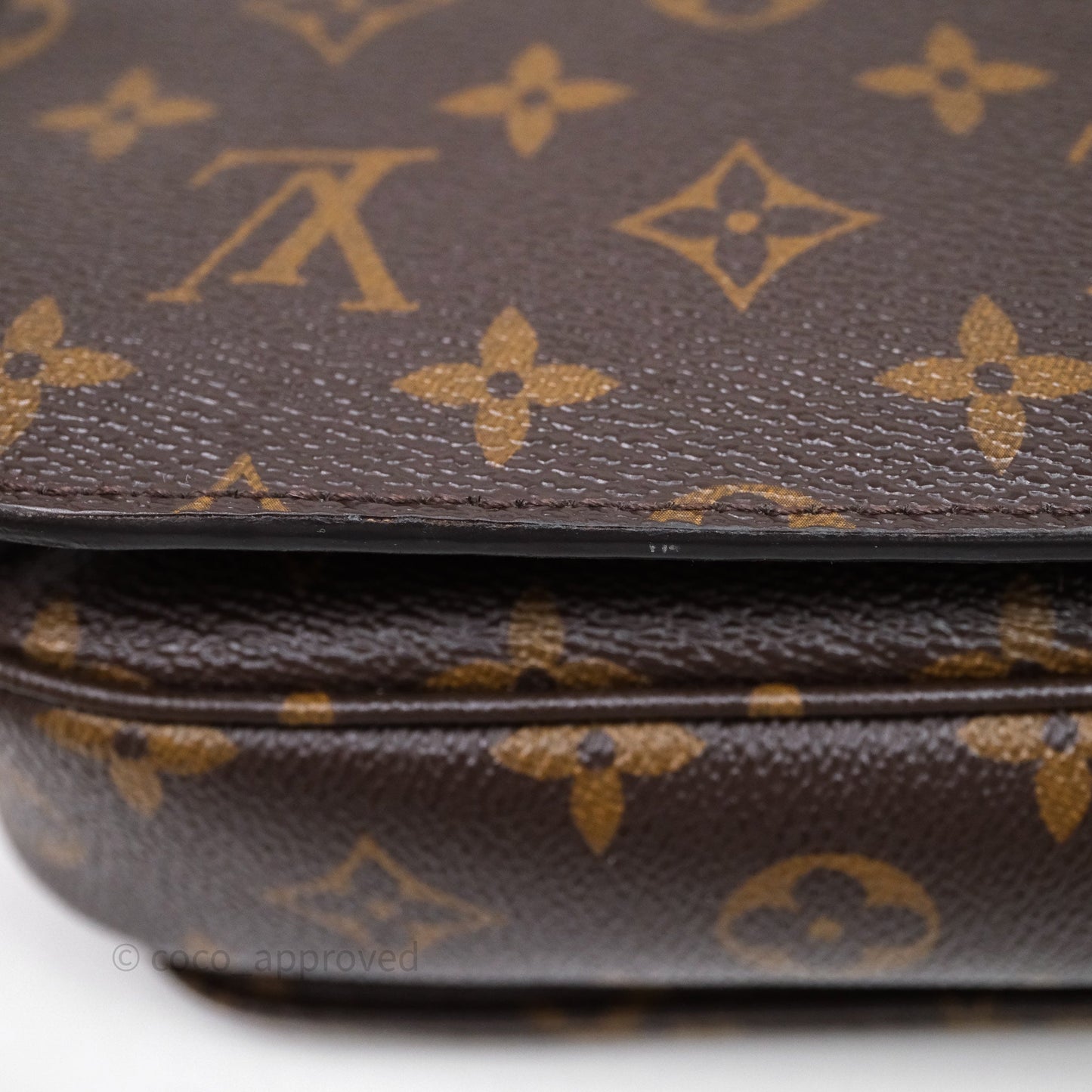 Louis Vuitton Pochette Metis Monogram Canvas
