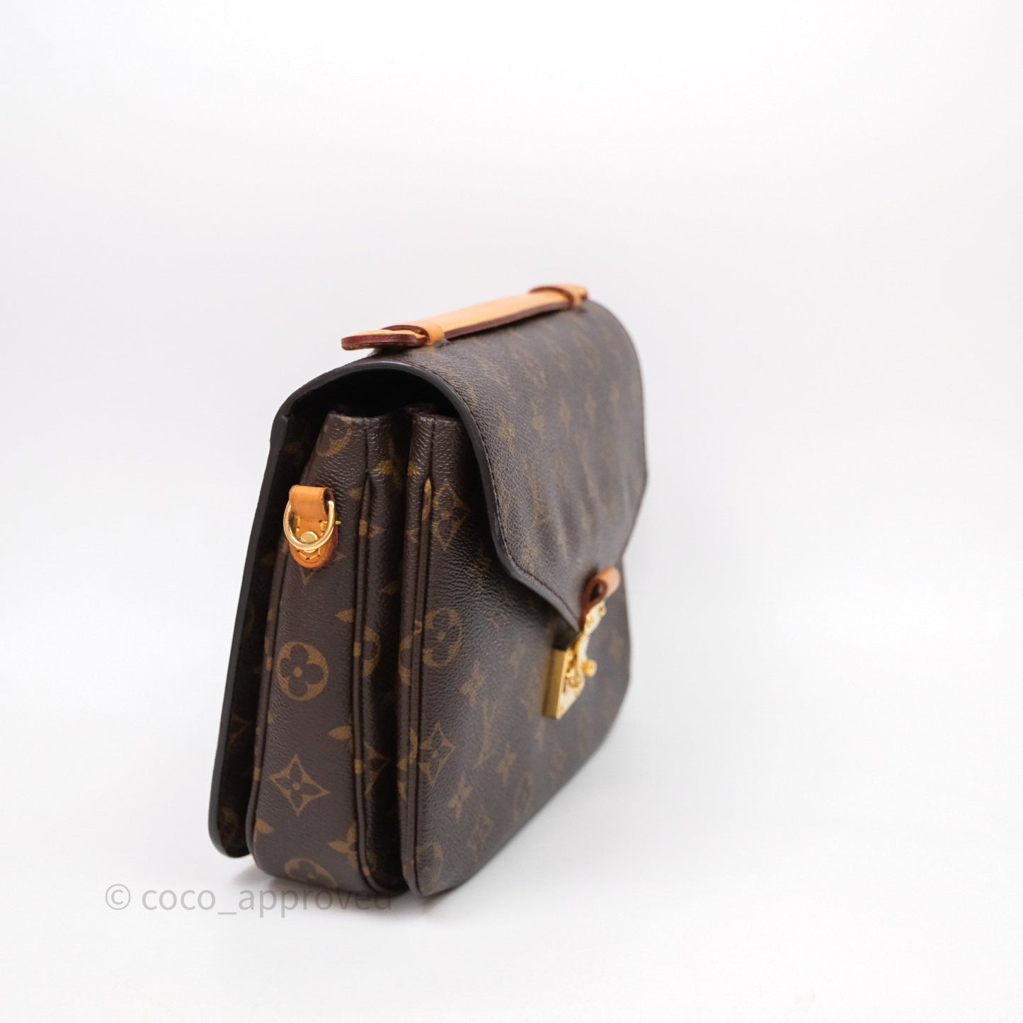 Louis Vuitton Pochette Metis Monogram Canvas