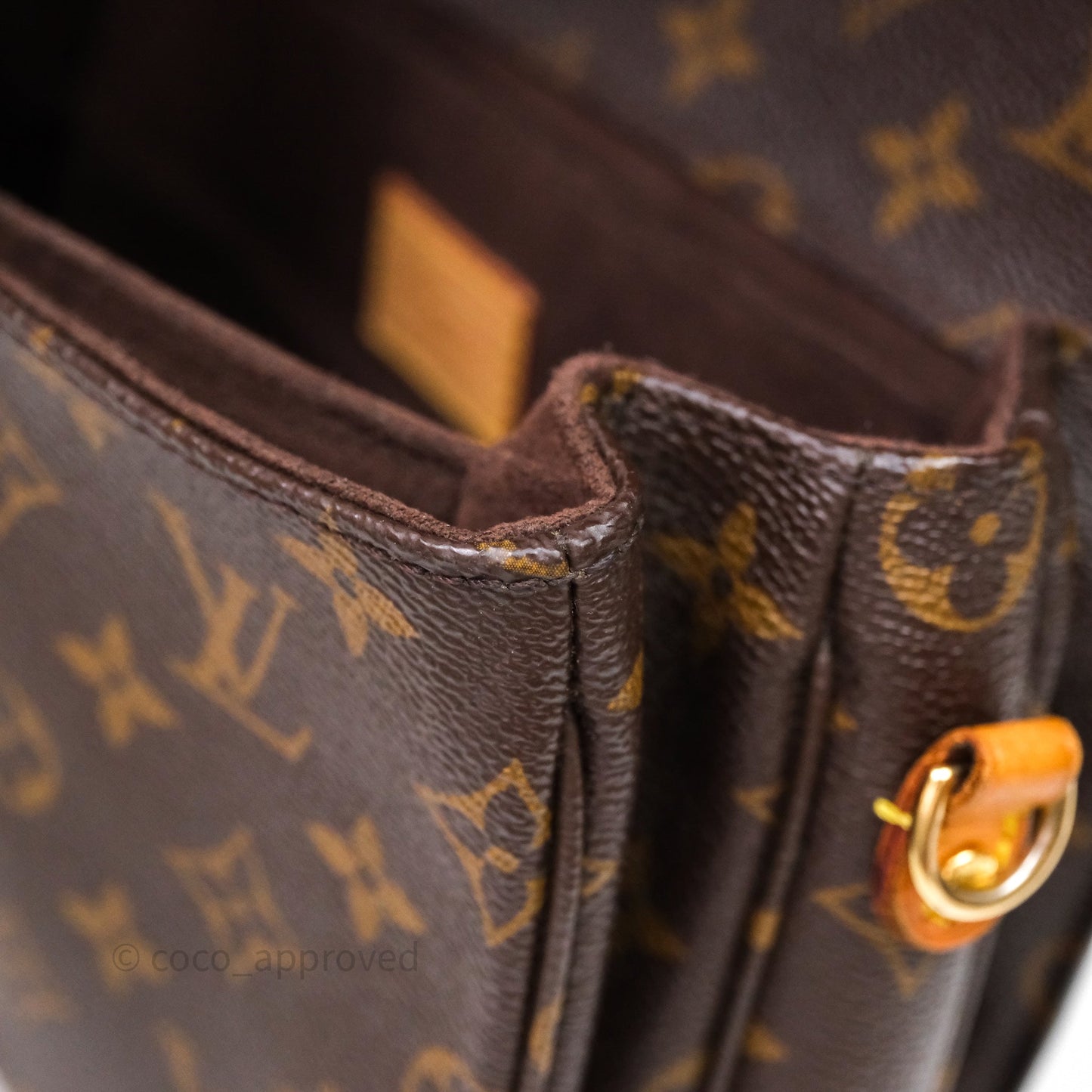 Louis Vuitton Pochette Metis Monogram Canvas