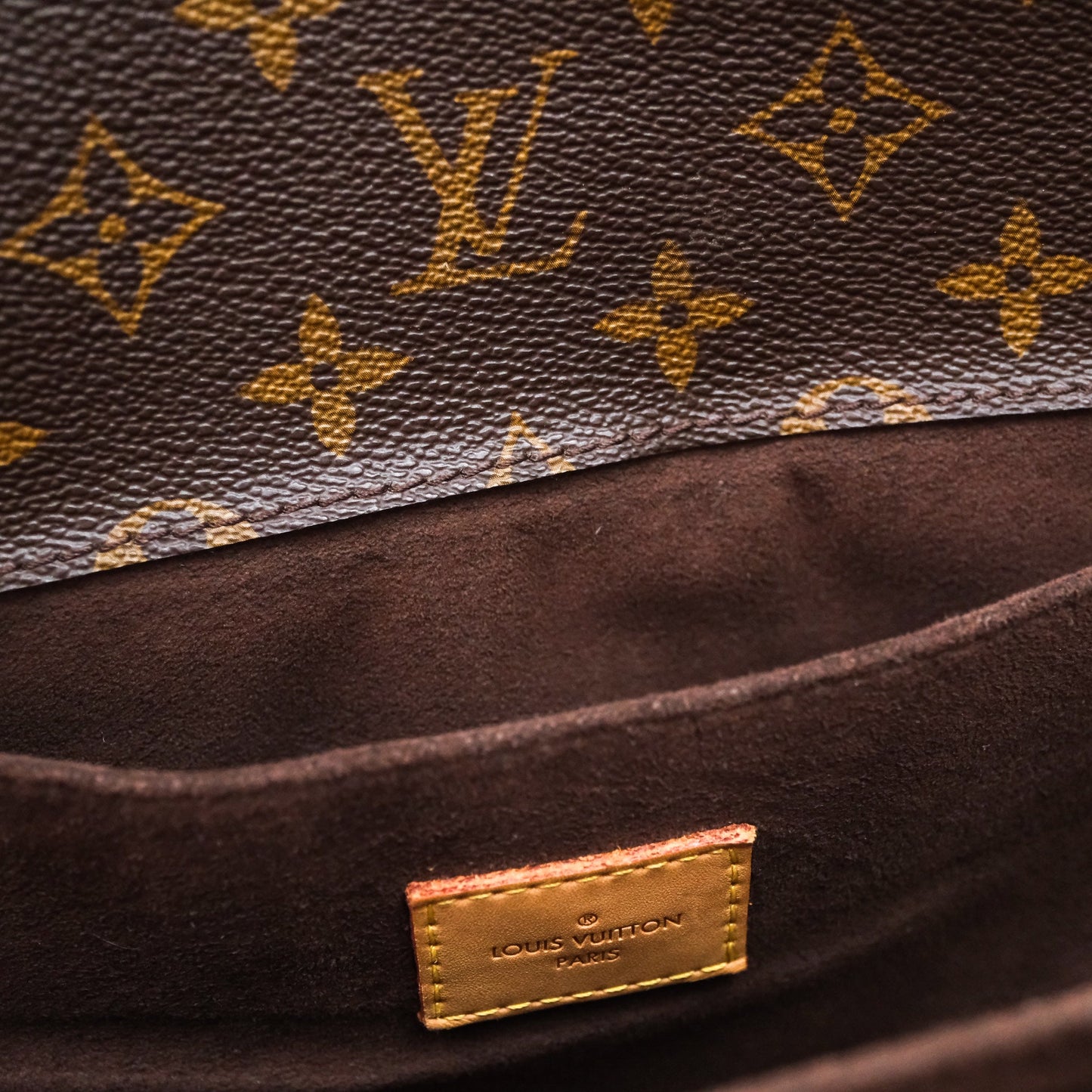 Louis Vuitton Pochette Metis Monogram Canvas