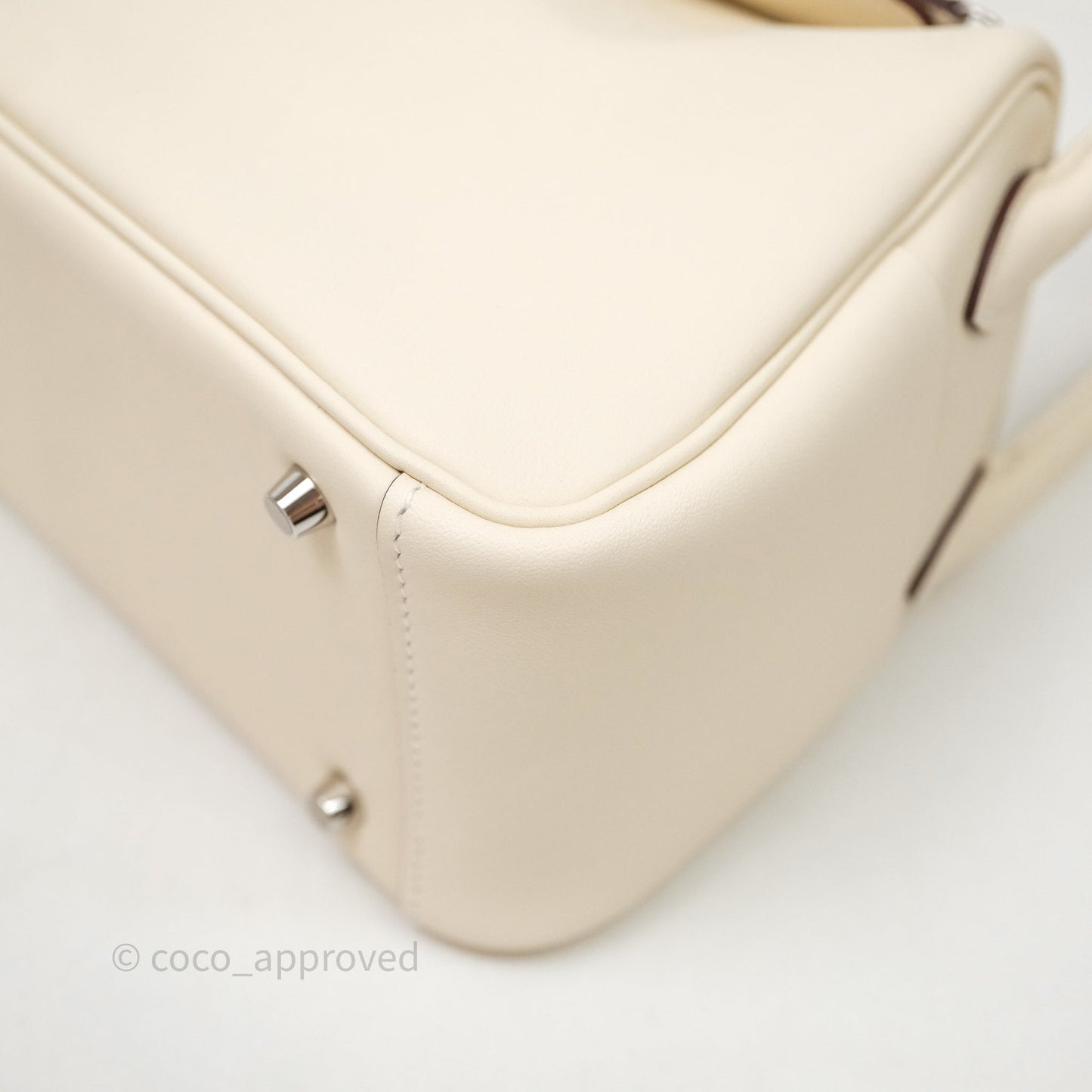 Hermès Mini Lindy 20 Nata I2 Swift Palladium Hardware