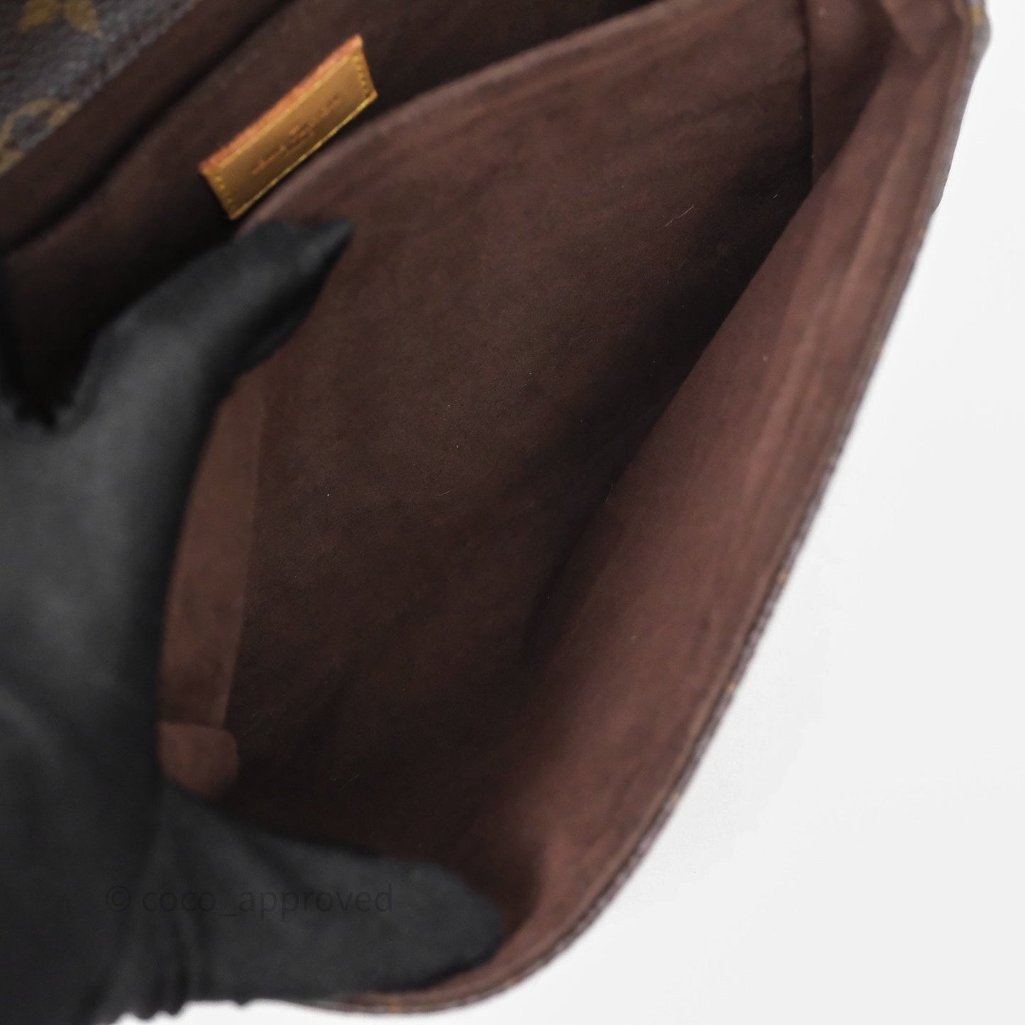 Louis Vuitton Pochette Metis Monogram Canvas