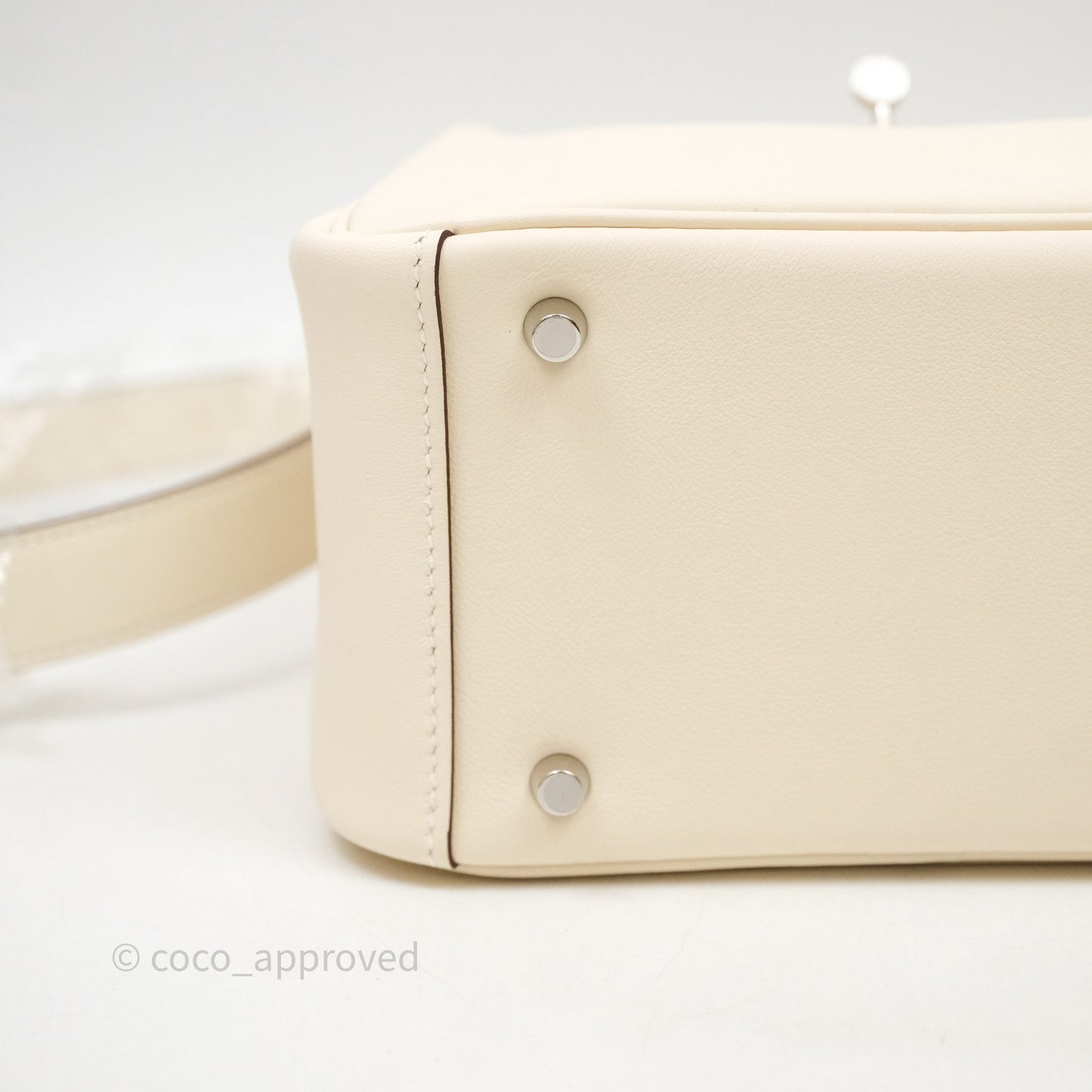 Hermès Mini Lindy 20 Nata I2 Swift Palladium Hardware