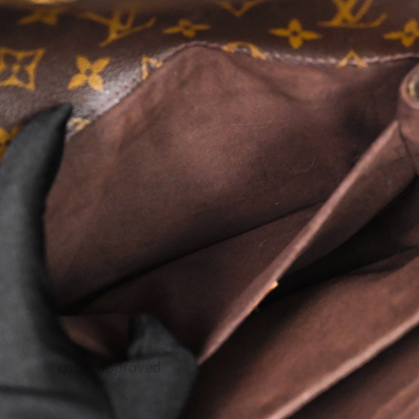 Louis Vuitton Pochette Metis Monogram Canvas