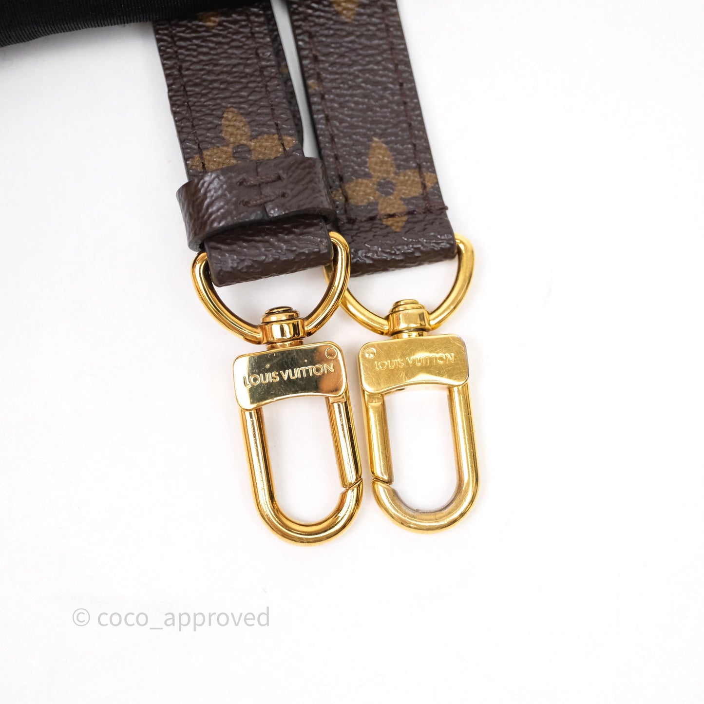 Louis Vuitton Pochette Metis Monogram Canvas