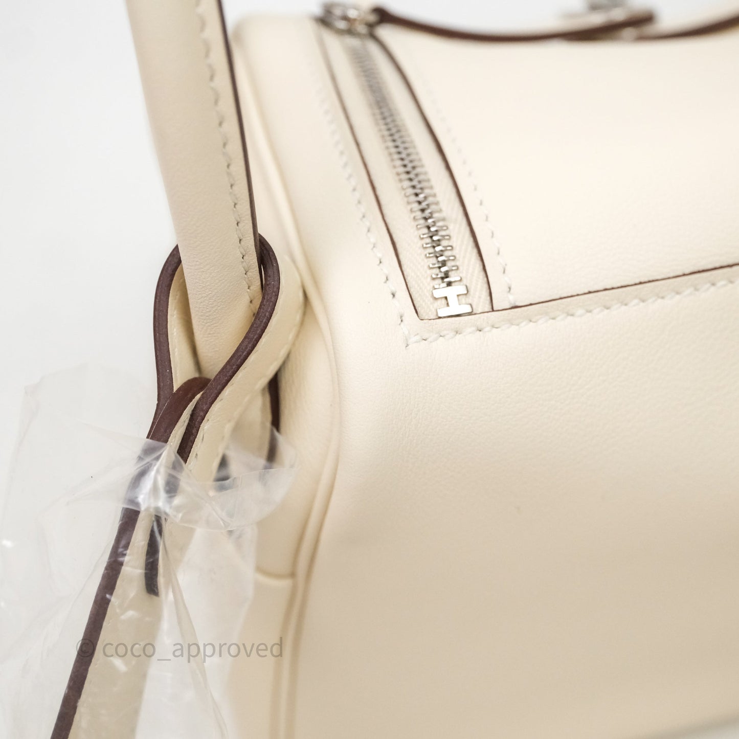 Hermès Mini Lindy 20 Nata I2 Swift Palladium Hardware