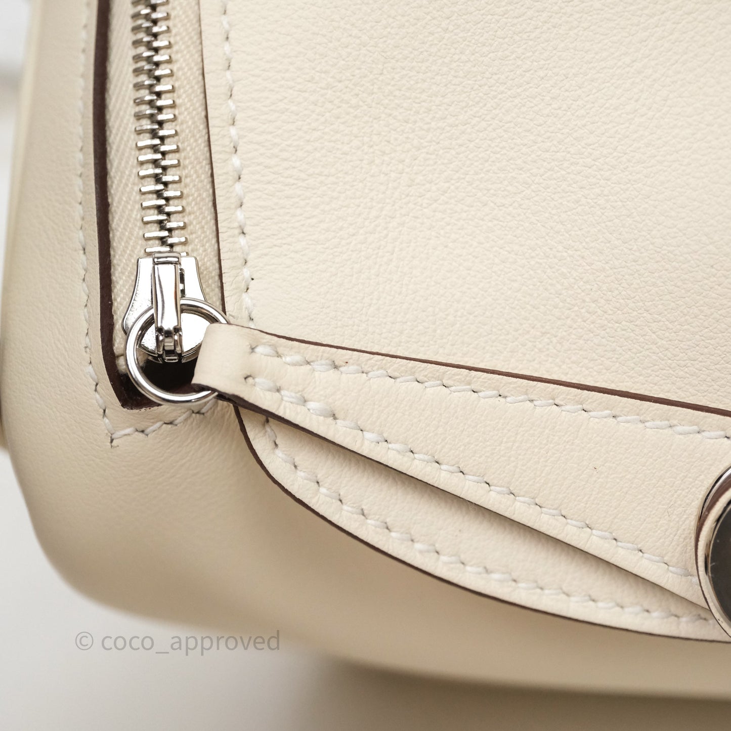 Hermès Mini Lindy 20 Nata I2 Swift Palladium Hardware