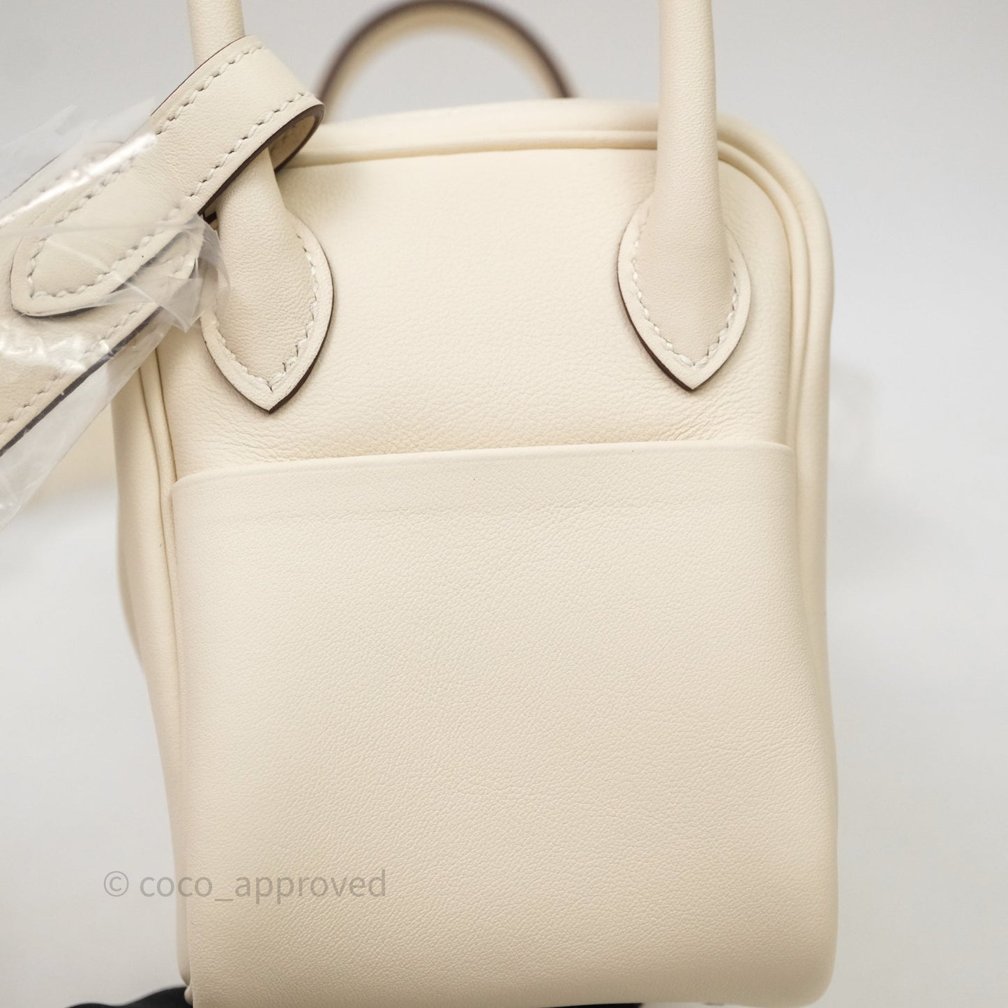 Hermès Mini Lindy 20 Nata I2 Swift Palladium Hardware
