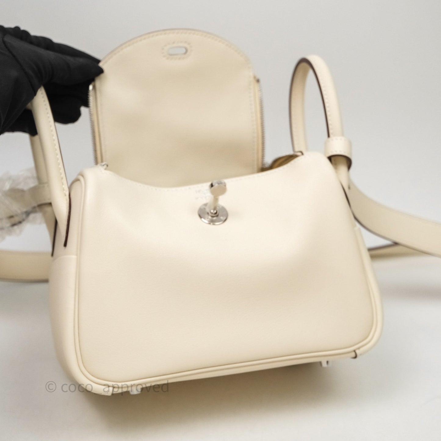 Hermès Mini Lindy 20 Nata I2 Swift Palladium Hardware