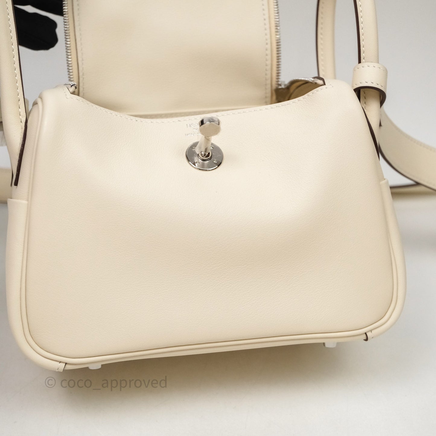 Hermès Mini Lindy 20 Nata I2 Swift Palladium Hardware